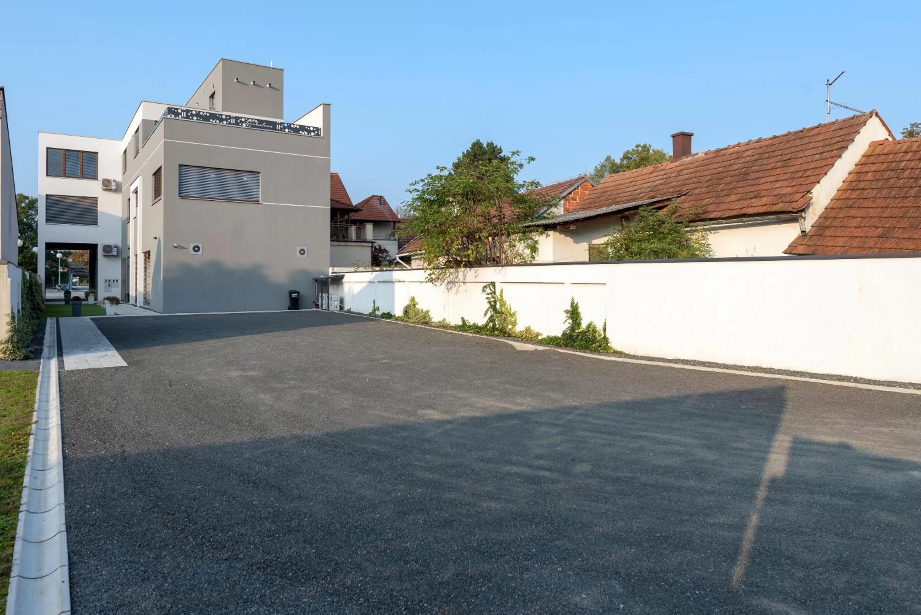 Property building in Arcobaleno Apartments & Rooms