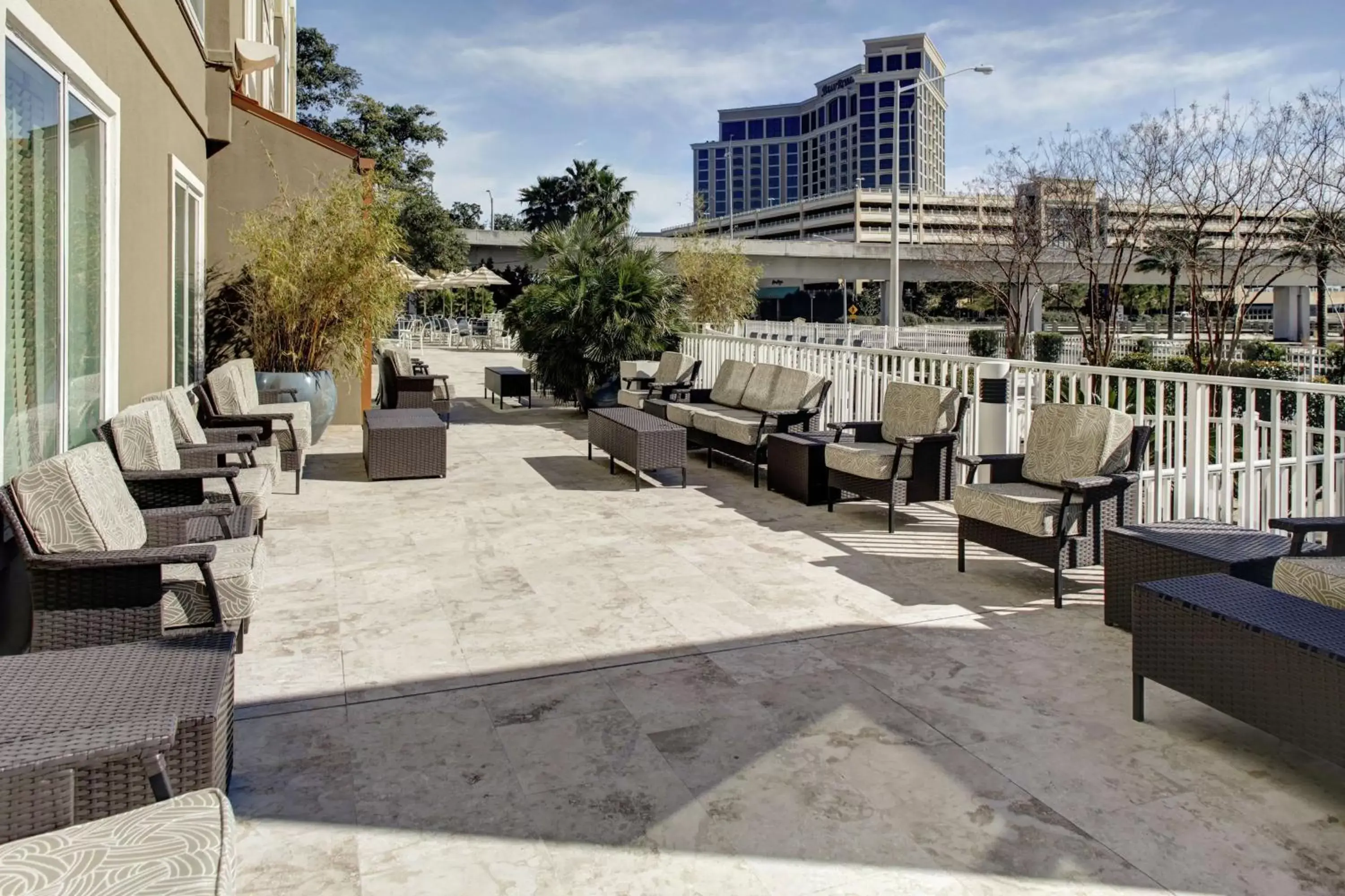 Inner courtyard view in DoubleTree by Hilton Biloxi