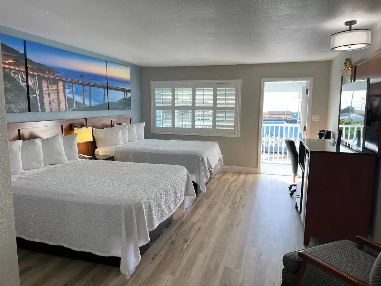 Bed in Pacific Coast Roadhouse - SureStay Collection by Best Western