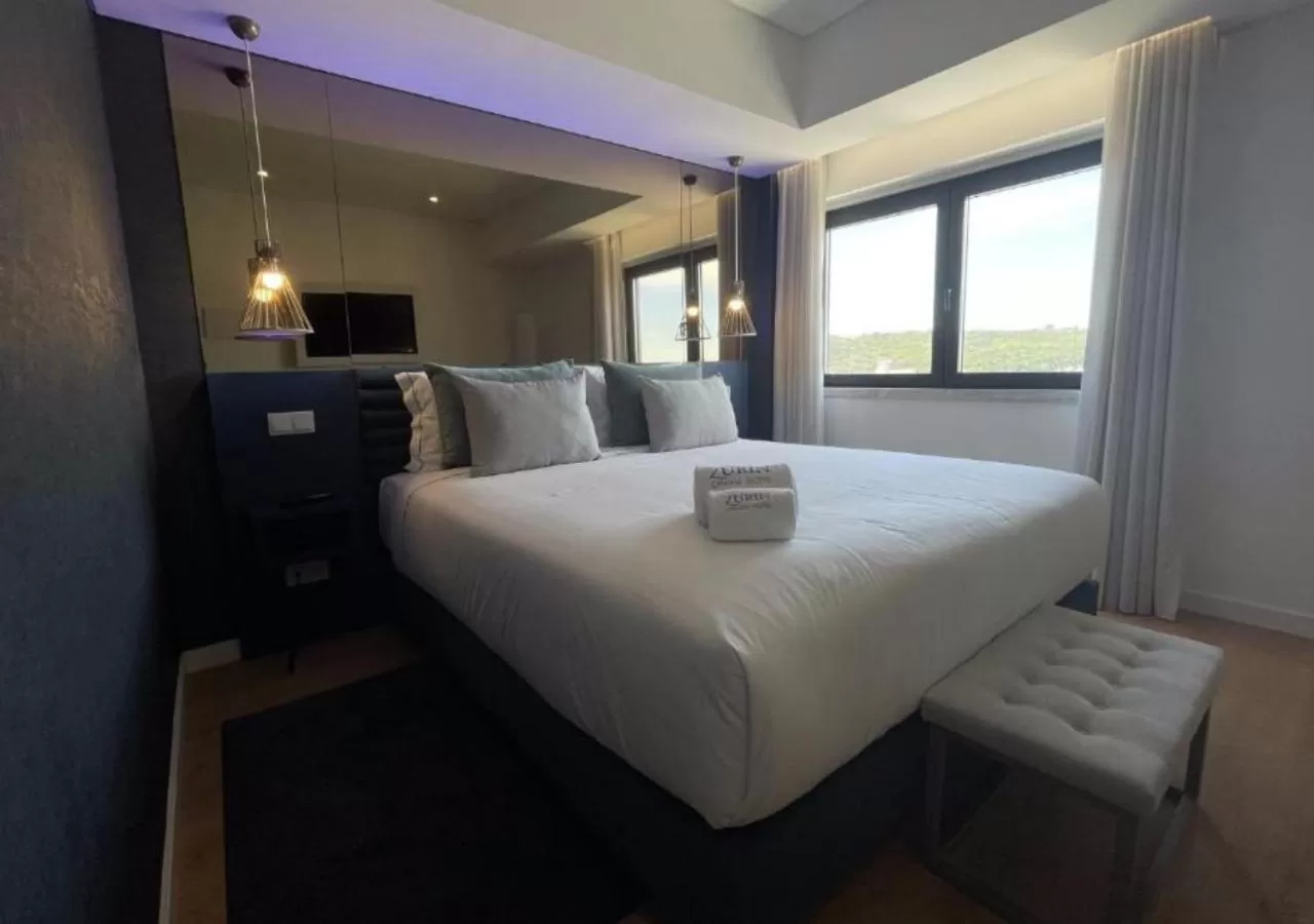 Photo of the whole room, Bed in Zurin Charm Hotel