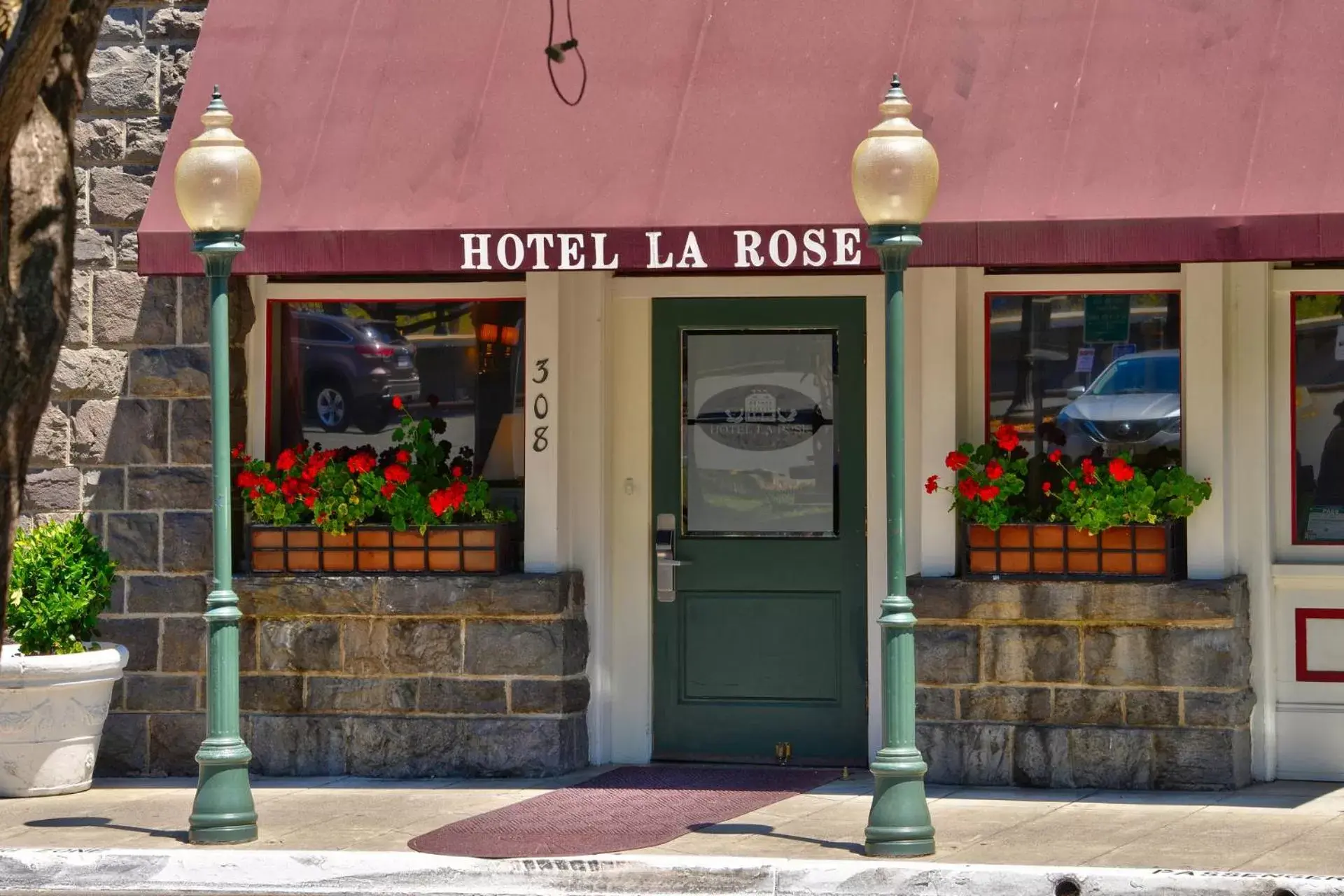 Facade/entrance in Hotel La Rose