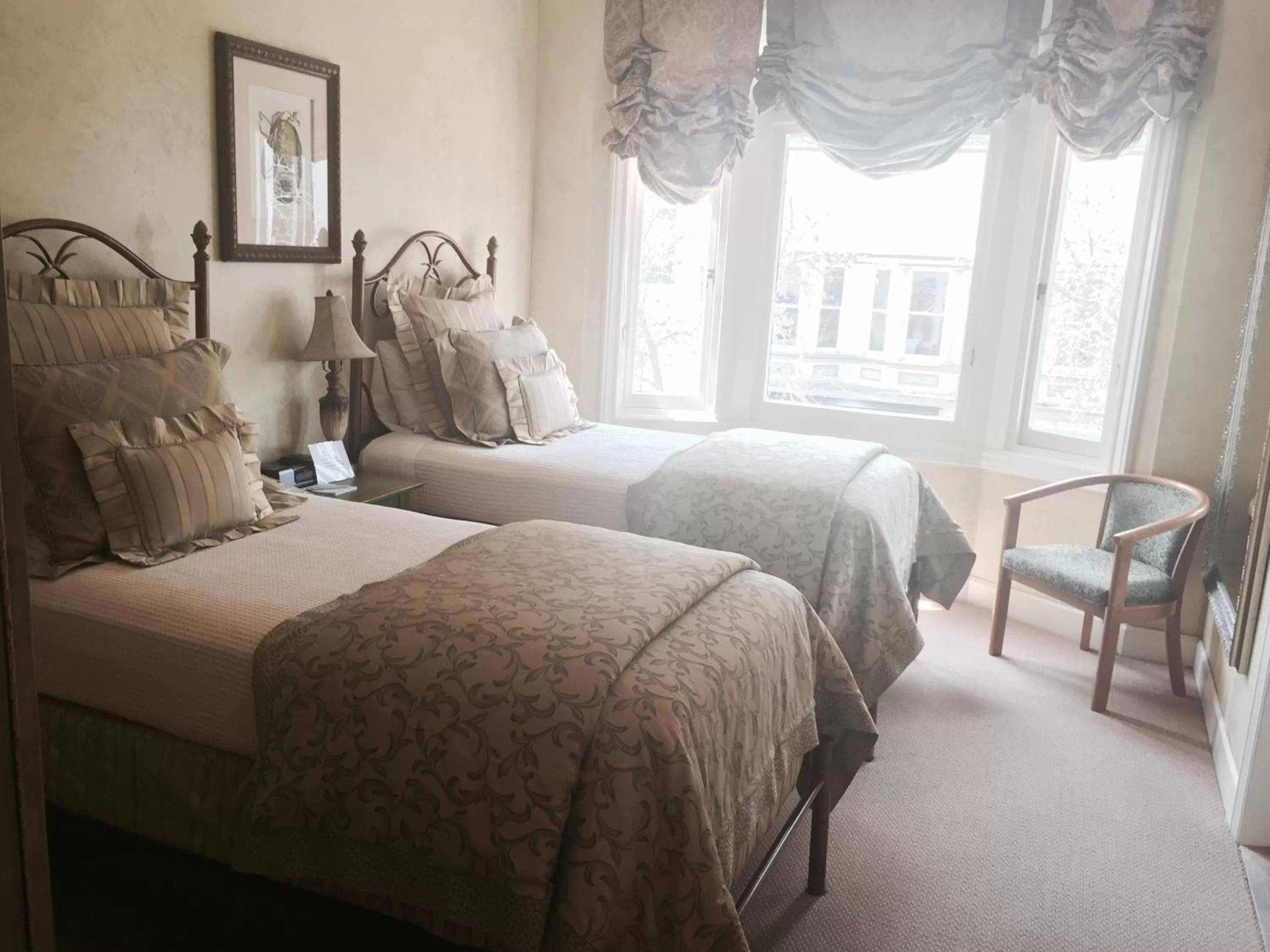 Bed in Hotel Sausalito