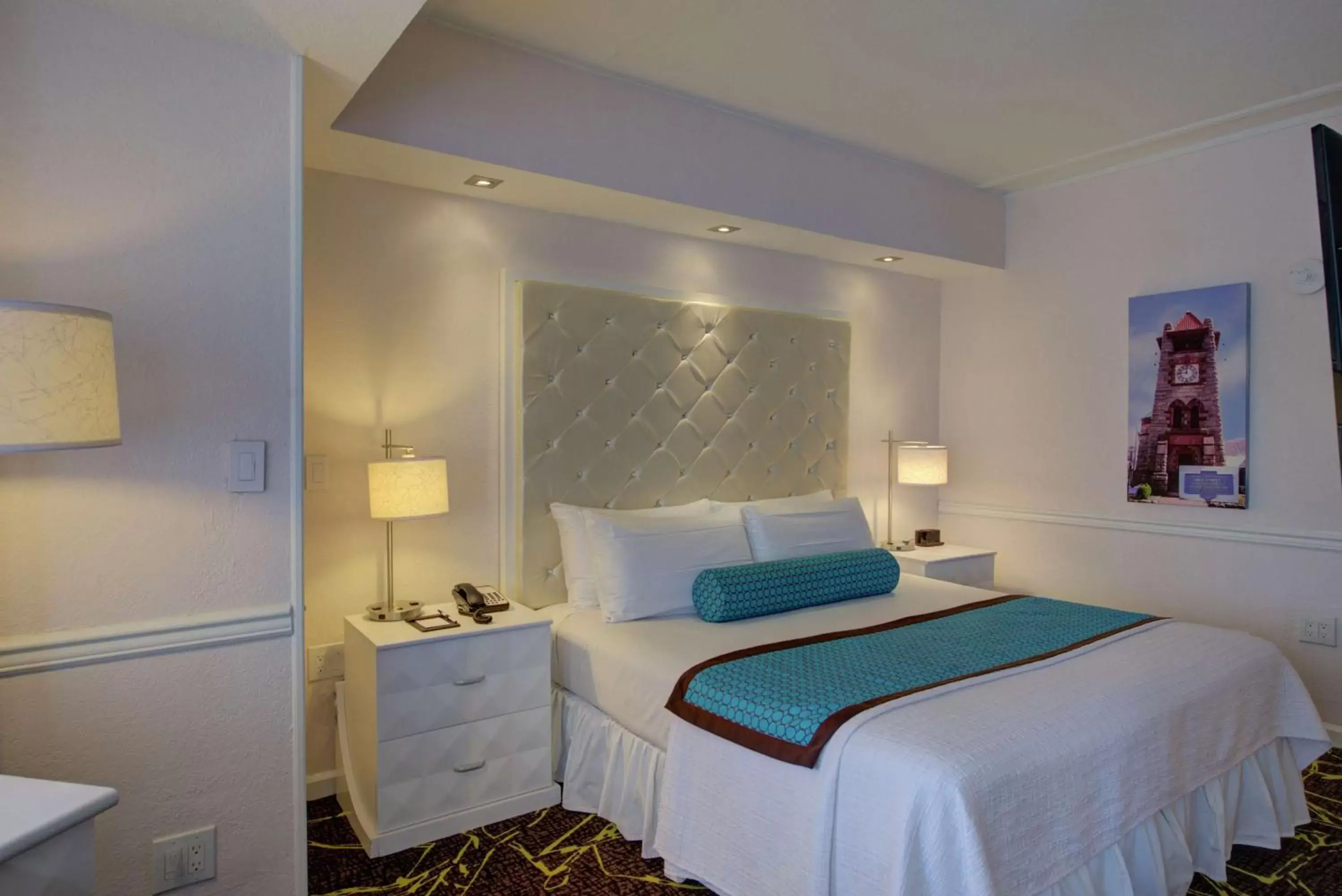 Bed in The Roslyn, Tapestry Collection by Hilton Bed in The Roslyn, Tapestry Collection by Hilton