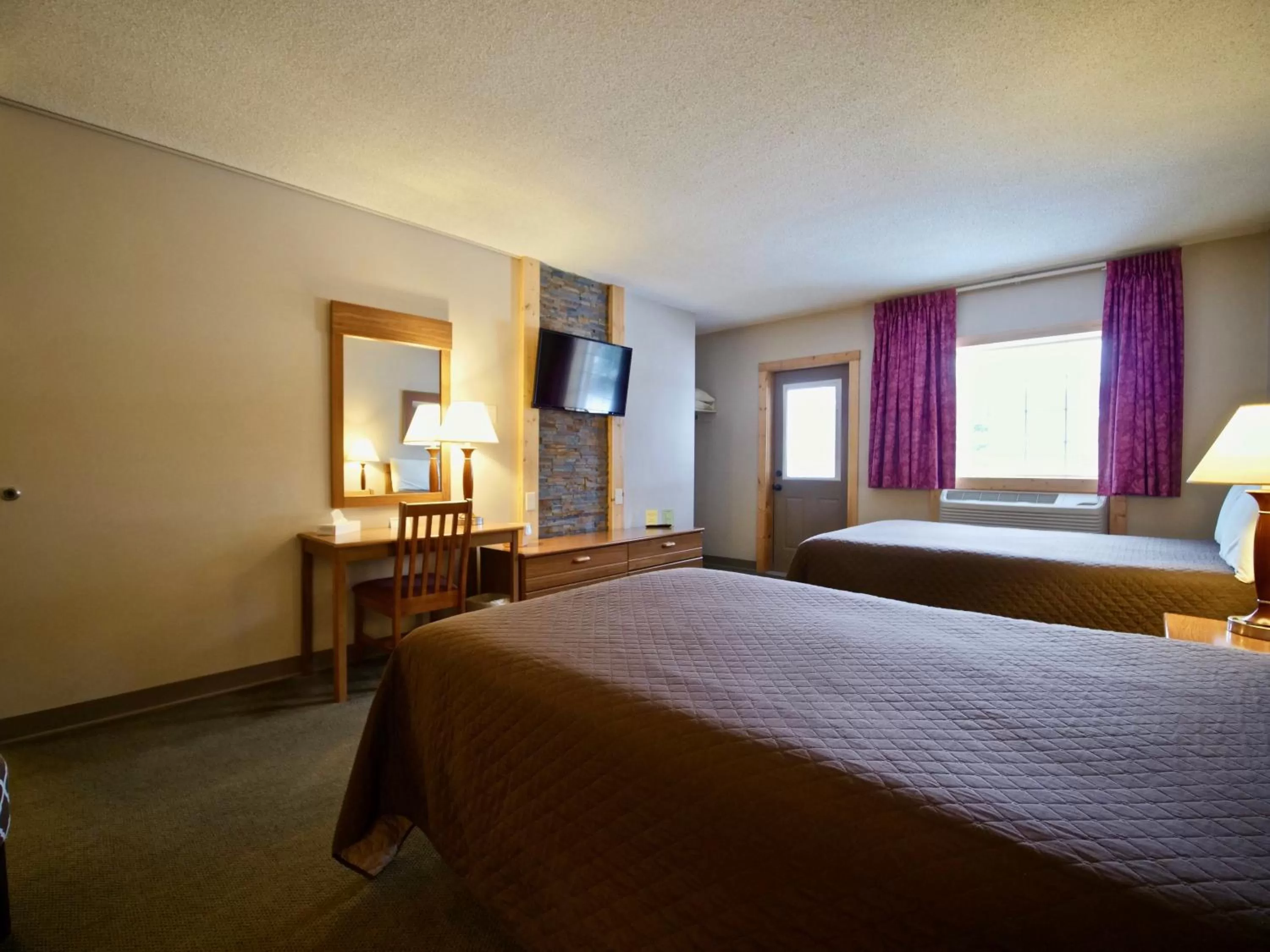 Bed in Caberfae Peaks Ski & Golf Resort