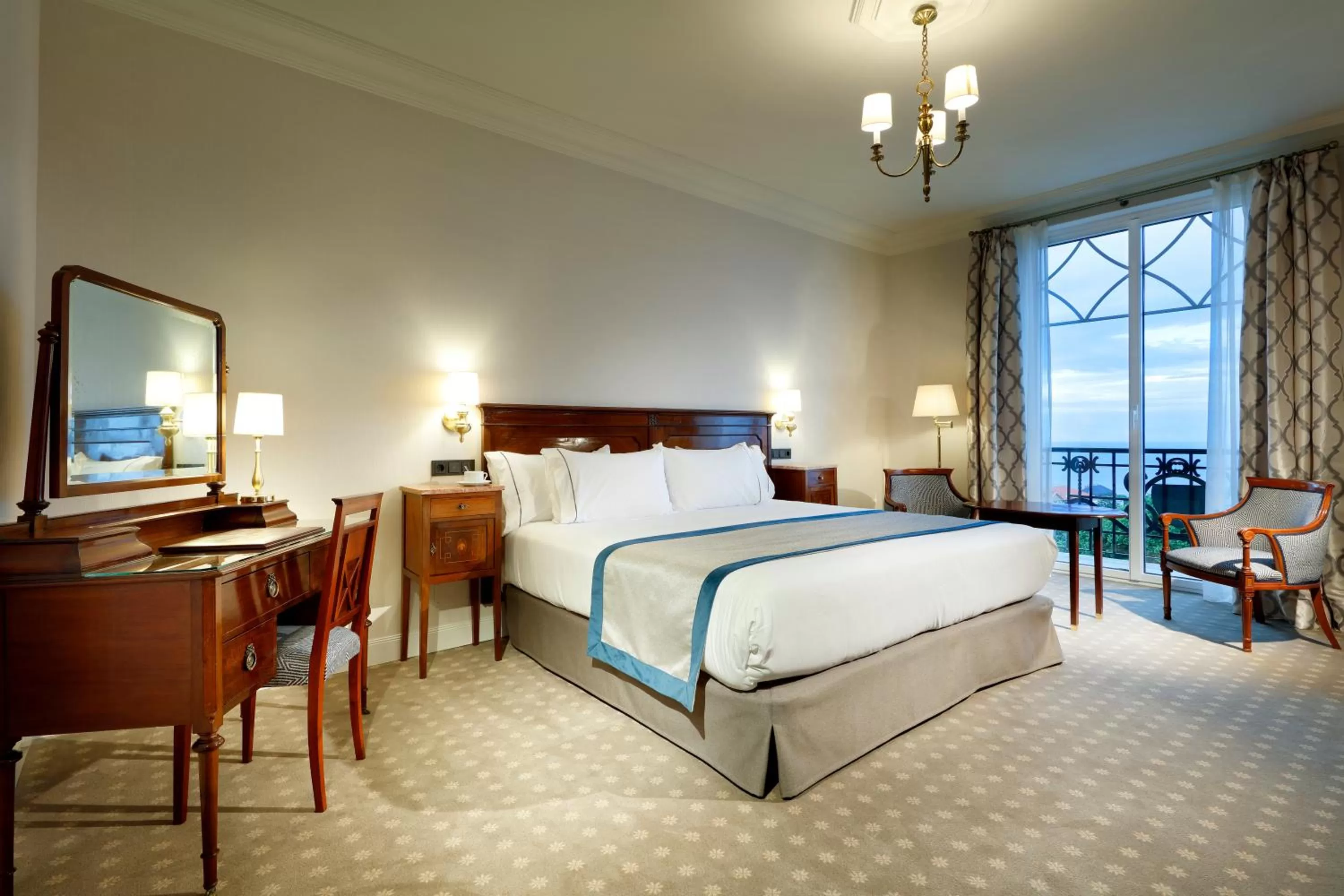 Photo of the whole room, Bed in Eurostars Hotel Real