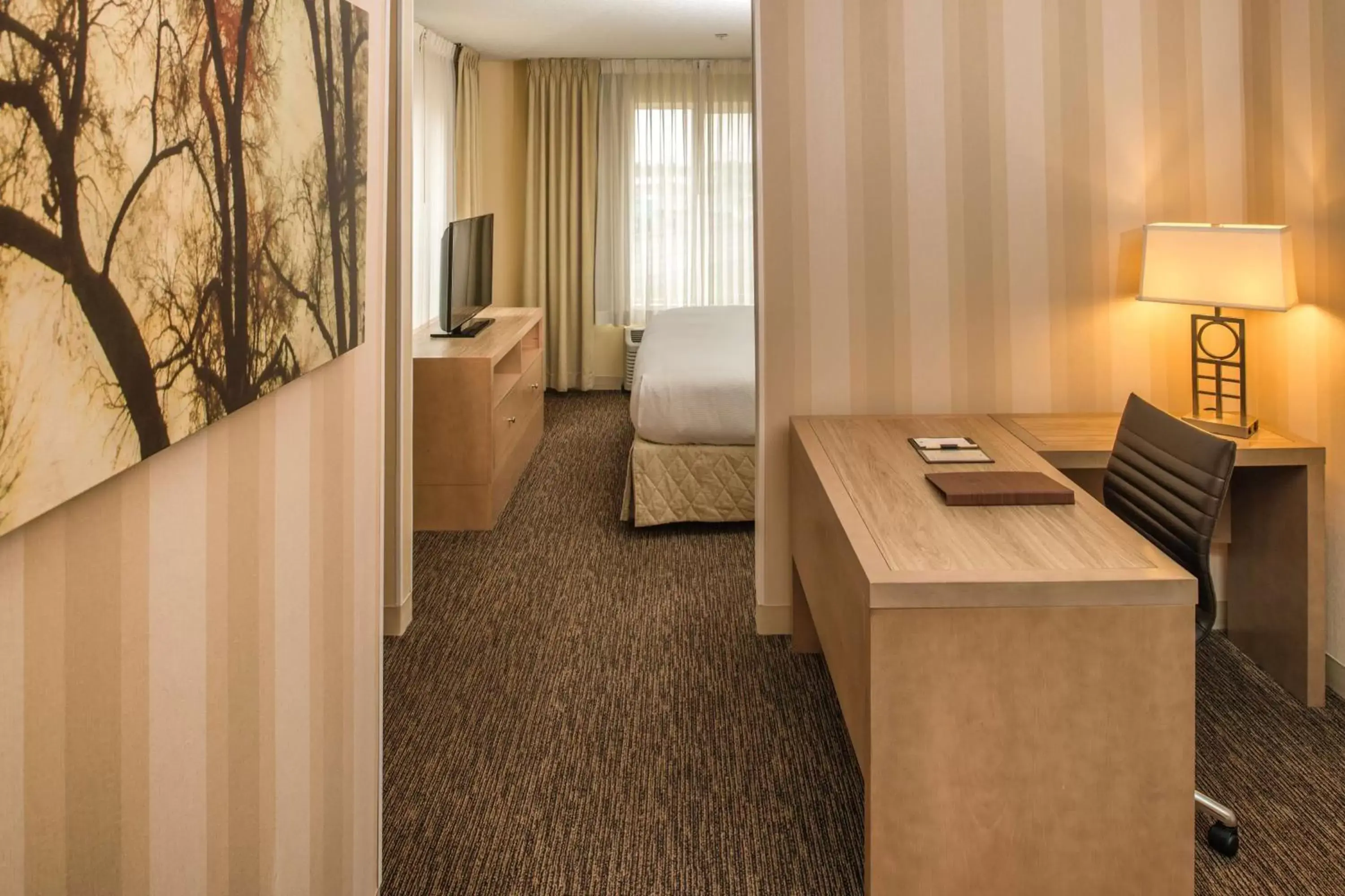 Bedroom, Bed in DoubleTree by Hilton Portland - Beaverton Bedroom, Bed in DoubleTree by Hilton Portland - Beaverton