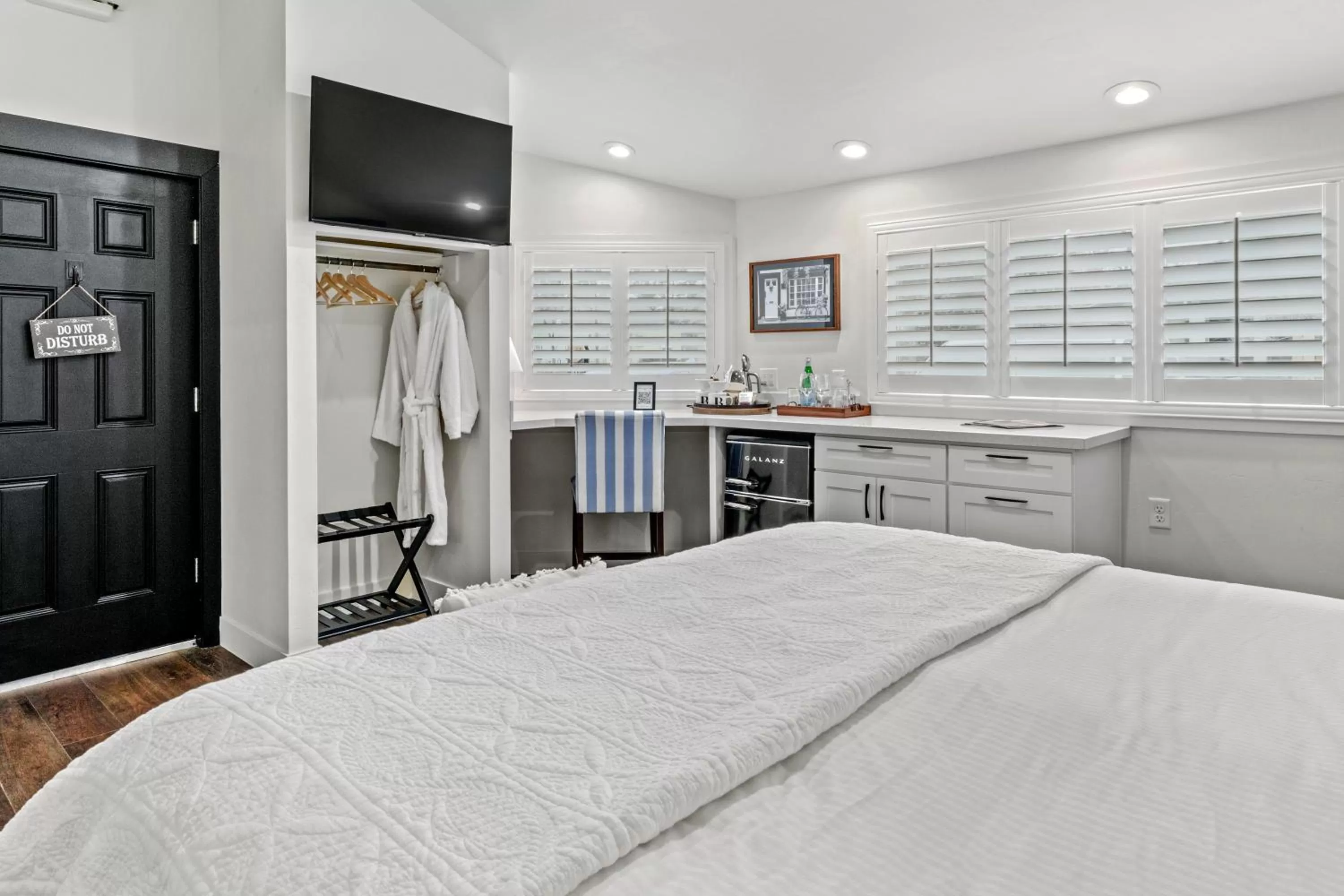 Photo of the whole room, Bed in Bespoke Inn Flagstaff