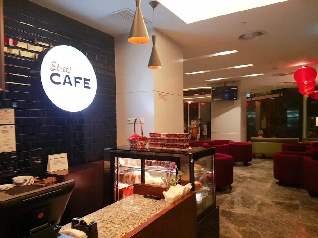 Restaurant/places to eat in WP Hotel
