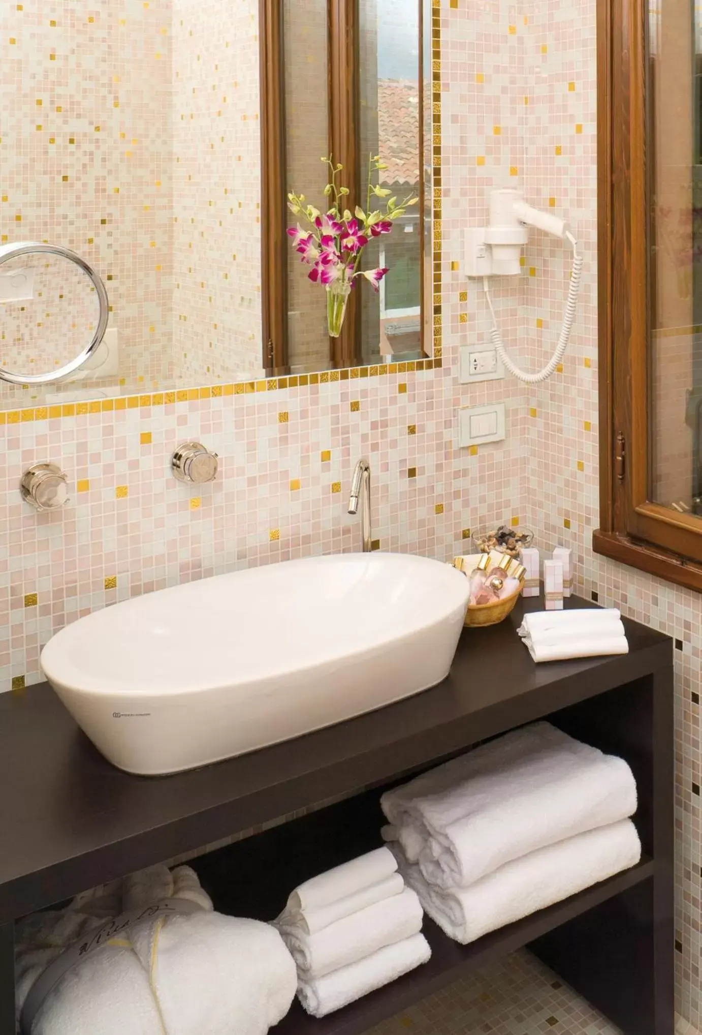 Toilet, Bathroom in Hotel Palazzo Stern