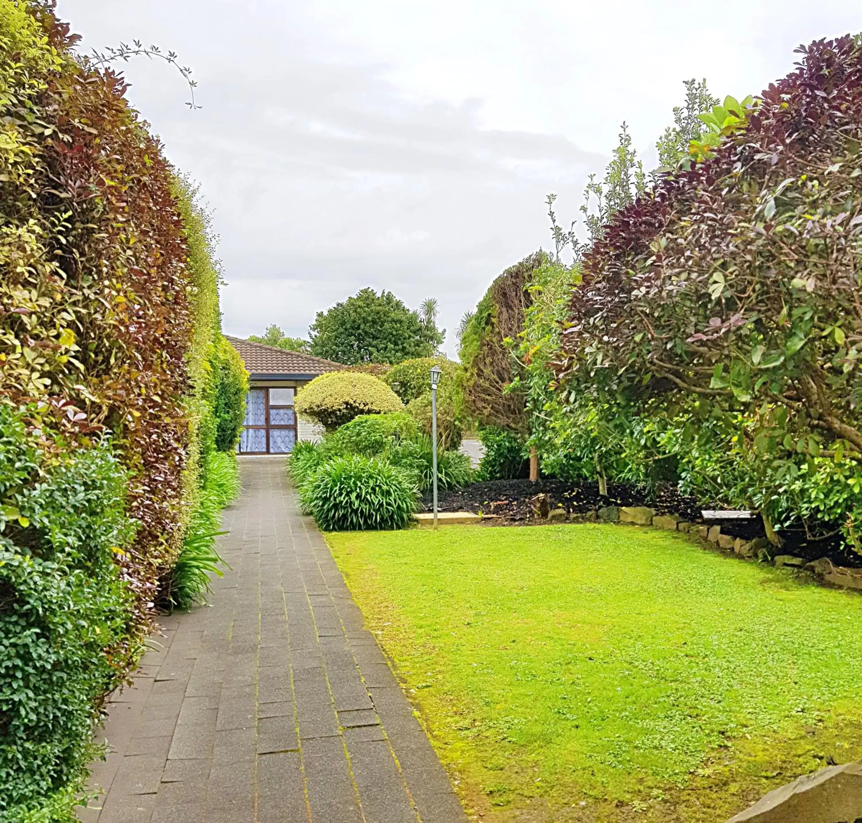 Garden in Airport Garden Inn Hotel & Conference Centre