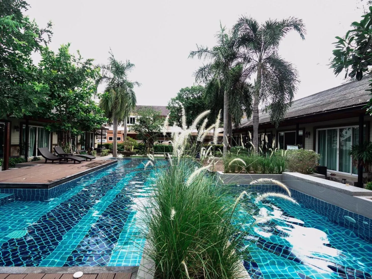 Swimming pool in Nirundorn Resort Chaam