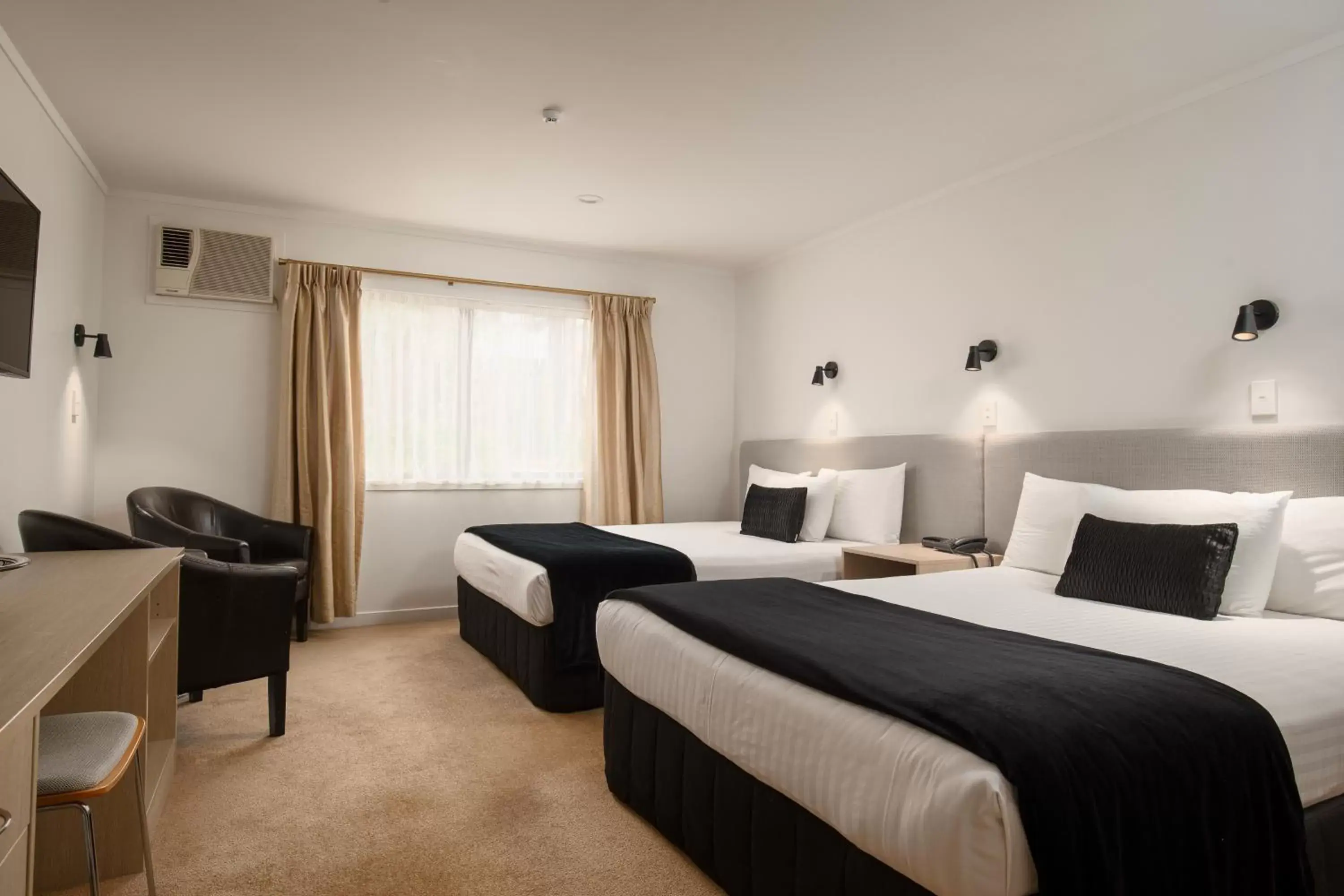 Deluxe Double or Twin Room in The Surrey Hotel