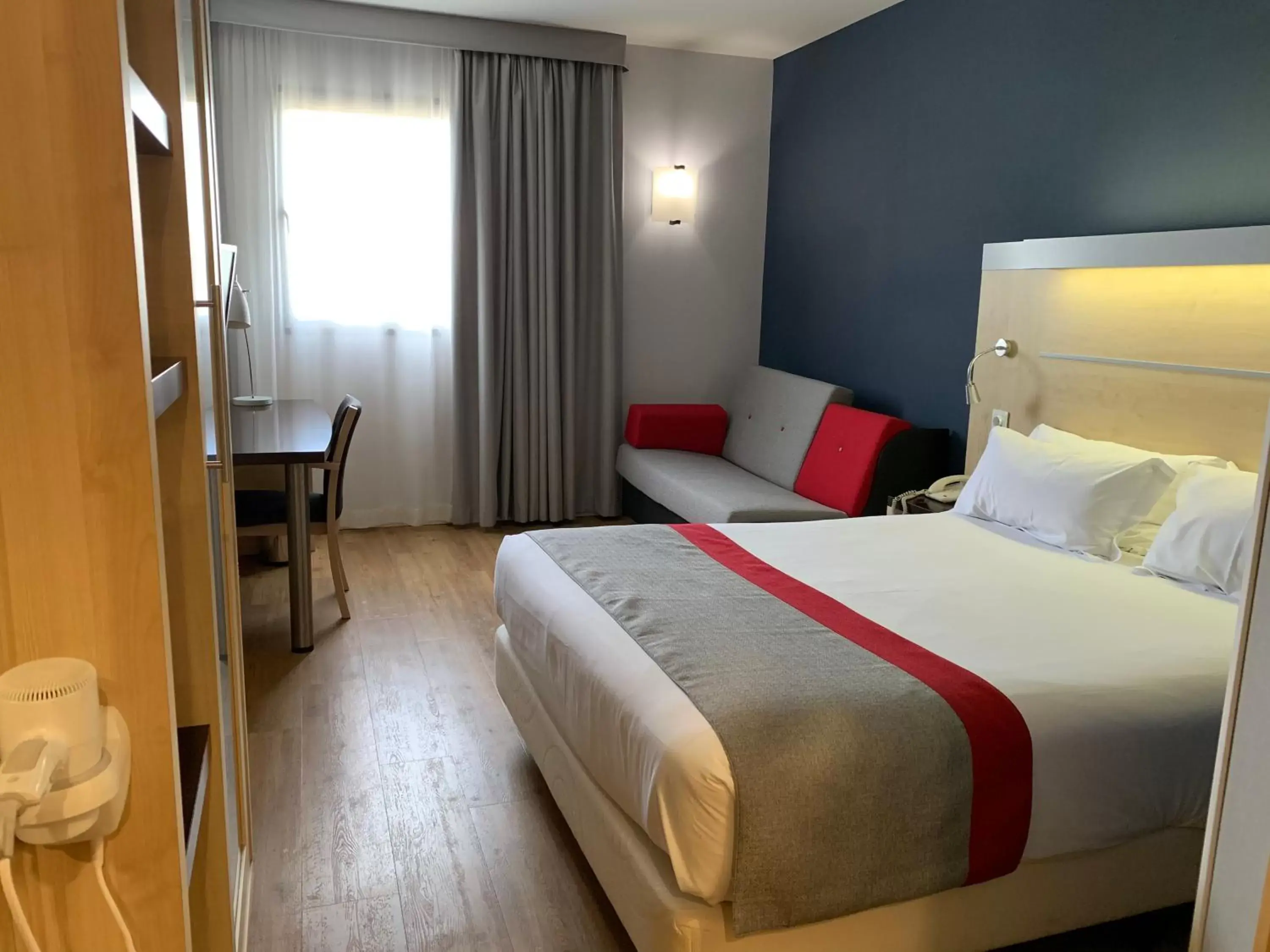 Bed in Holiday Inn Express Vitoria by IHG Bed in Holiday Inn Express Vitoria by IHG