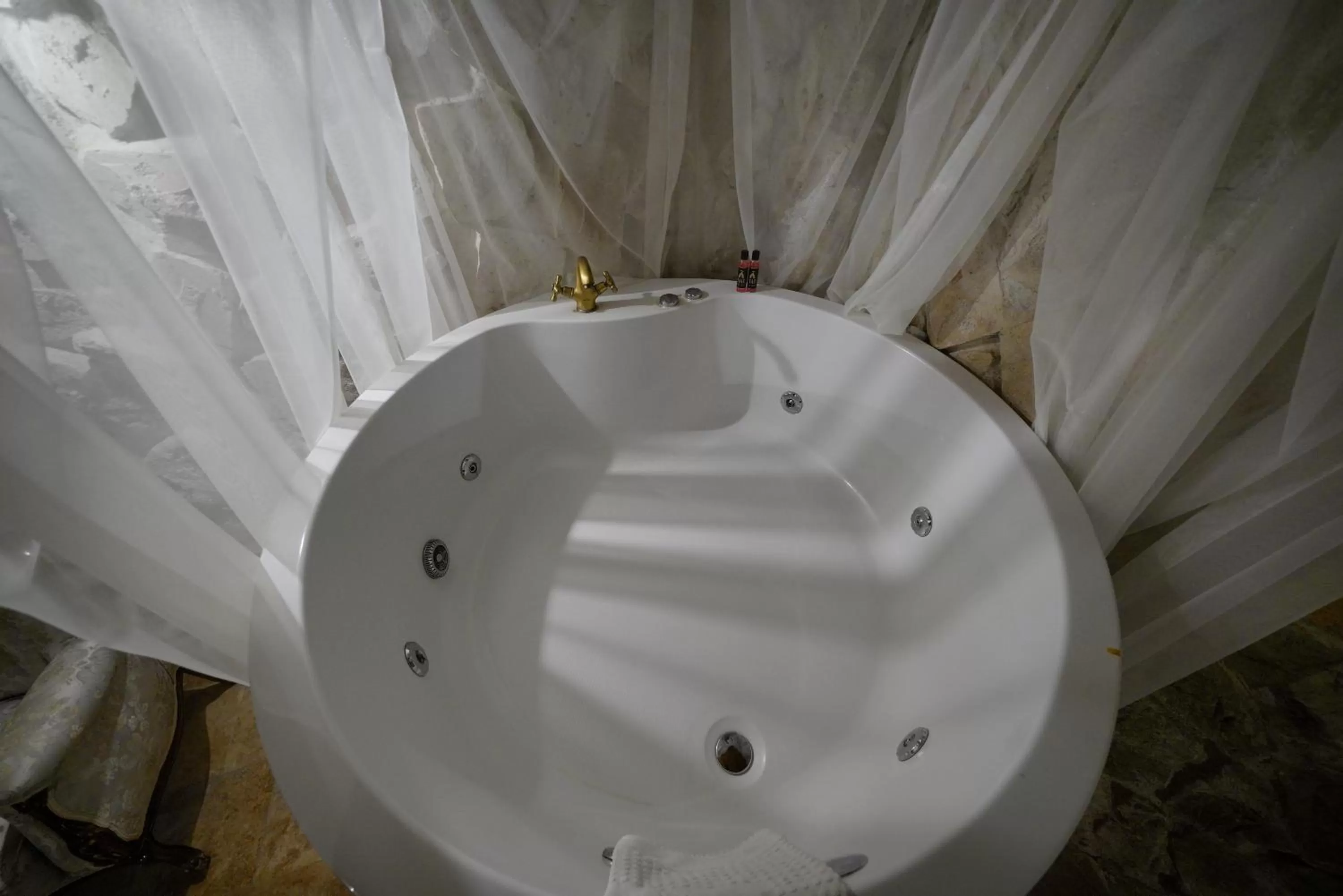 Bath in Cappadocia Nar Cave House & Swimming Pool