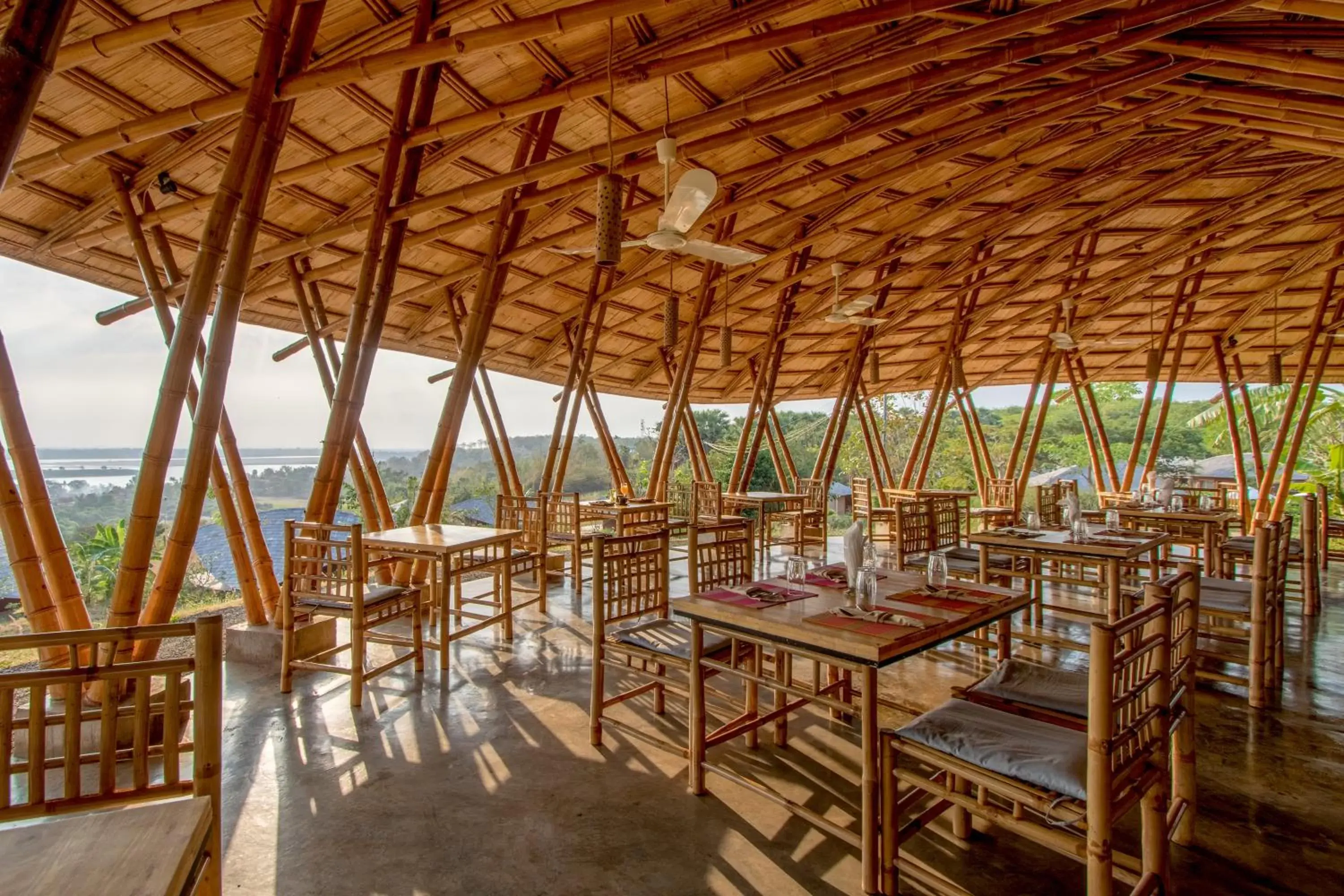 Restaurant/places to eat in Hanchey Bamboo Resort Restaurant/places to eat in Hanchey Bamboo Resort