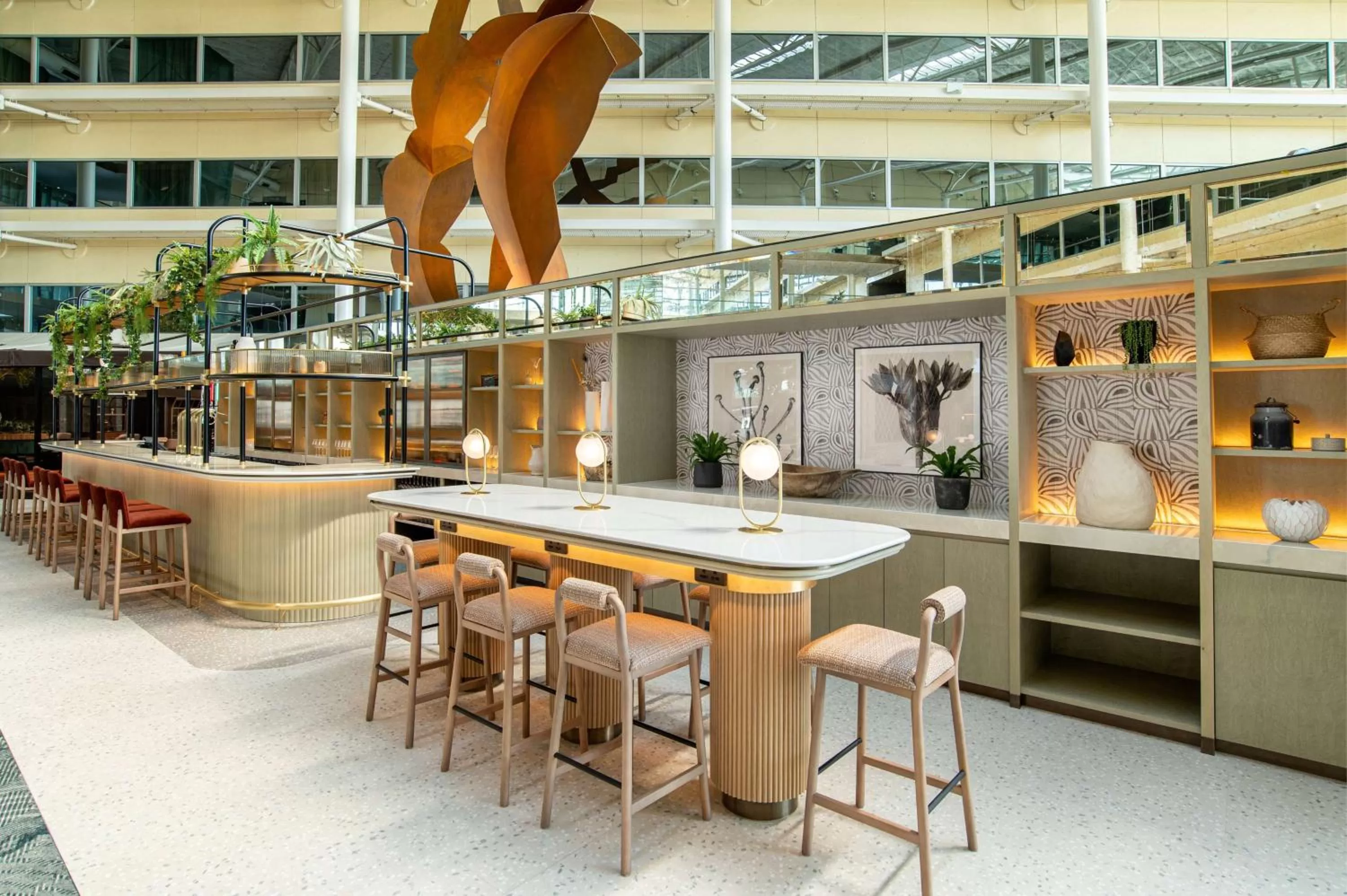 Lounge or bar in Hilton London Heathrow Airport