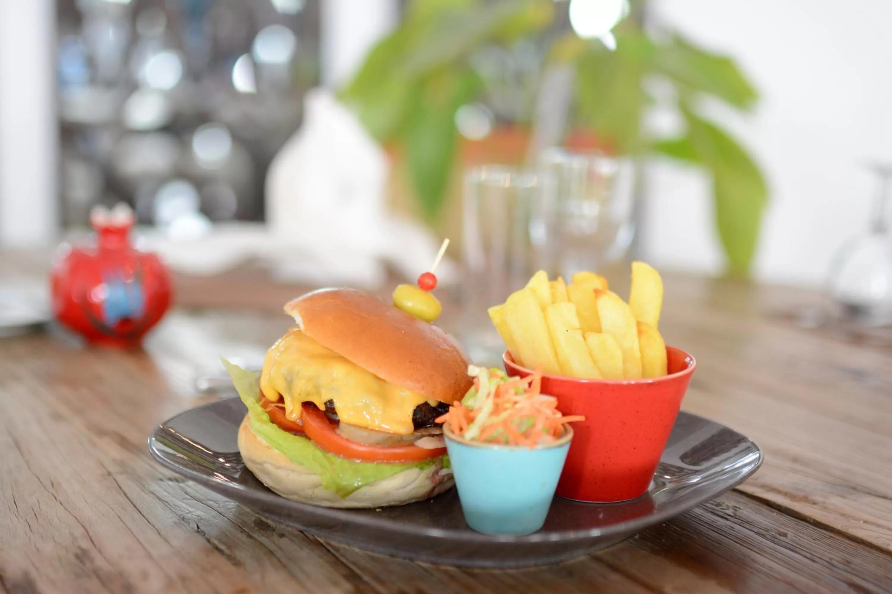 Food and drinks in Holiday Inn Istanbul City by IHG