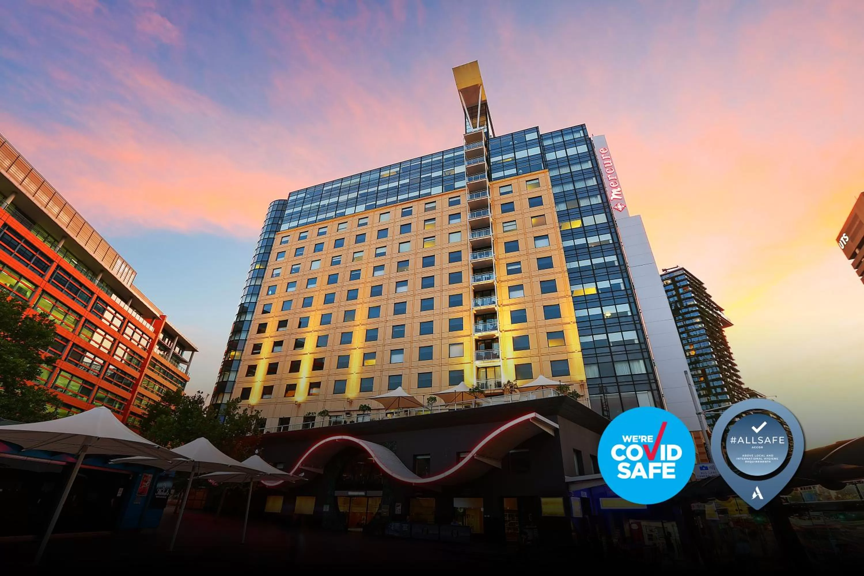 Facade/entrance in Mercure Sydney