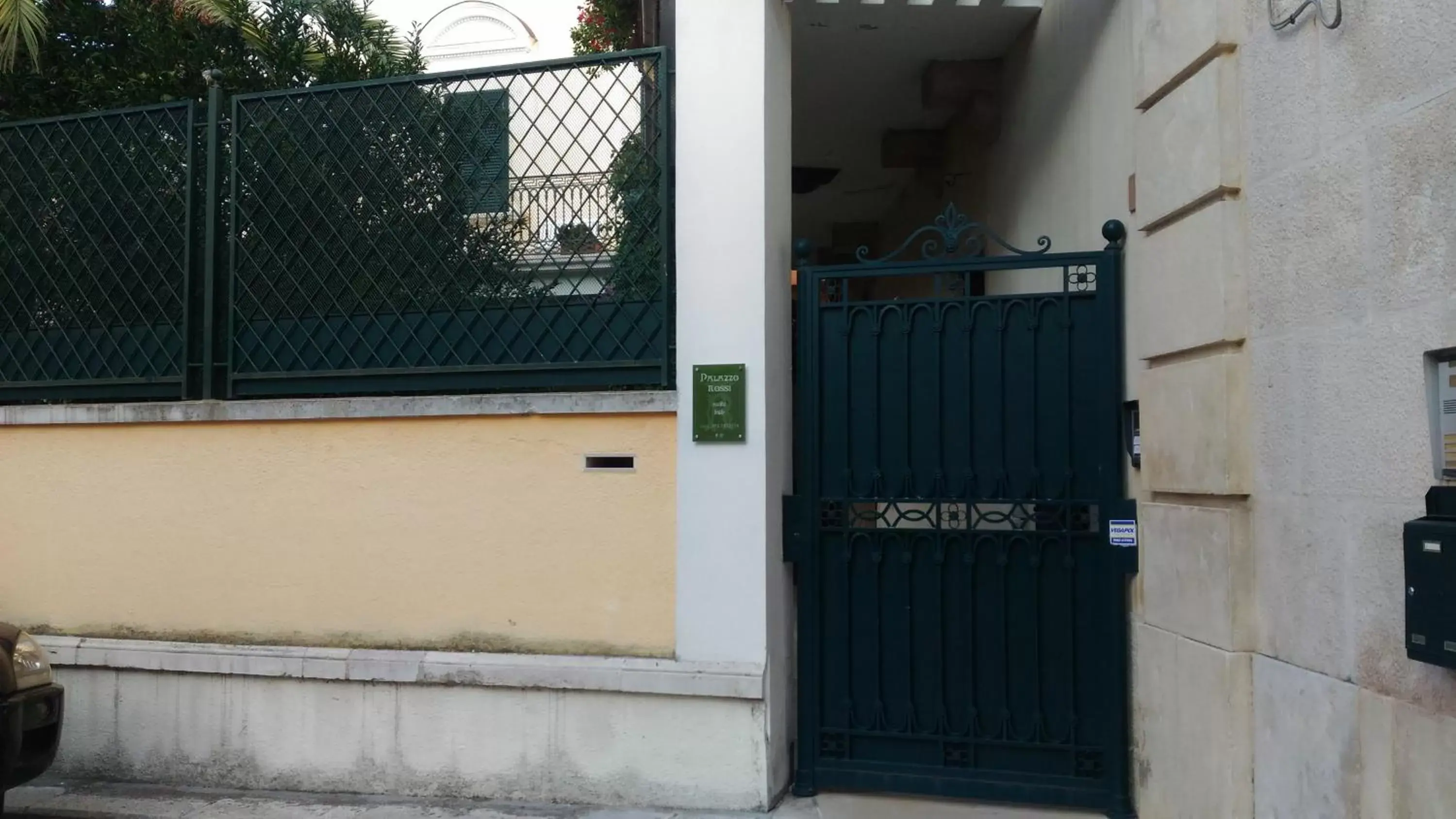 Facade/entrance in Palazzo Rossi suite
