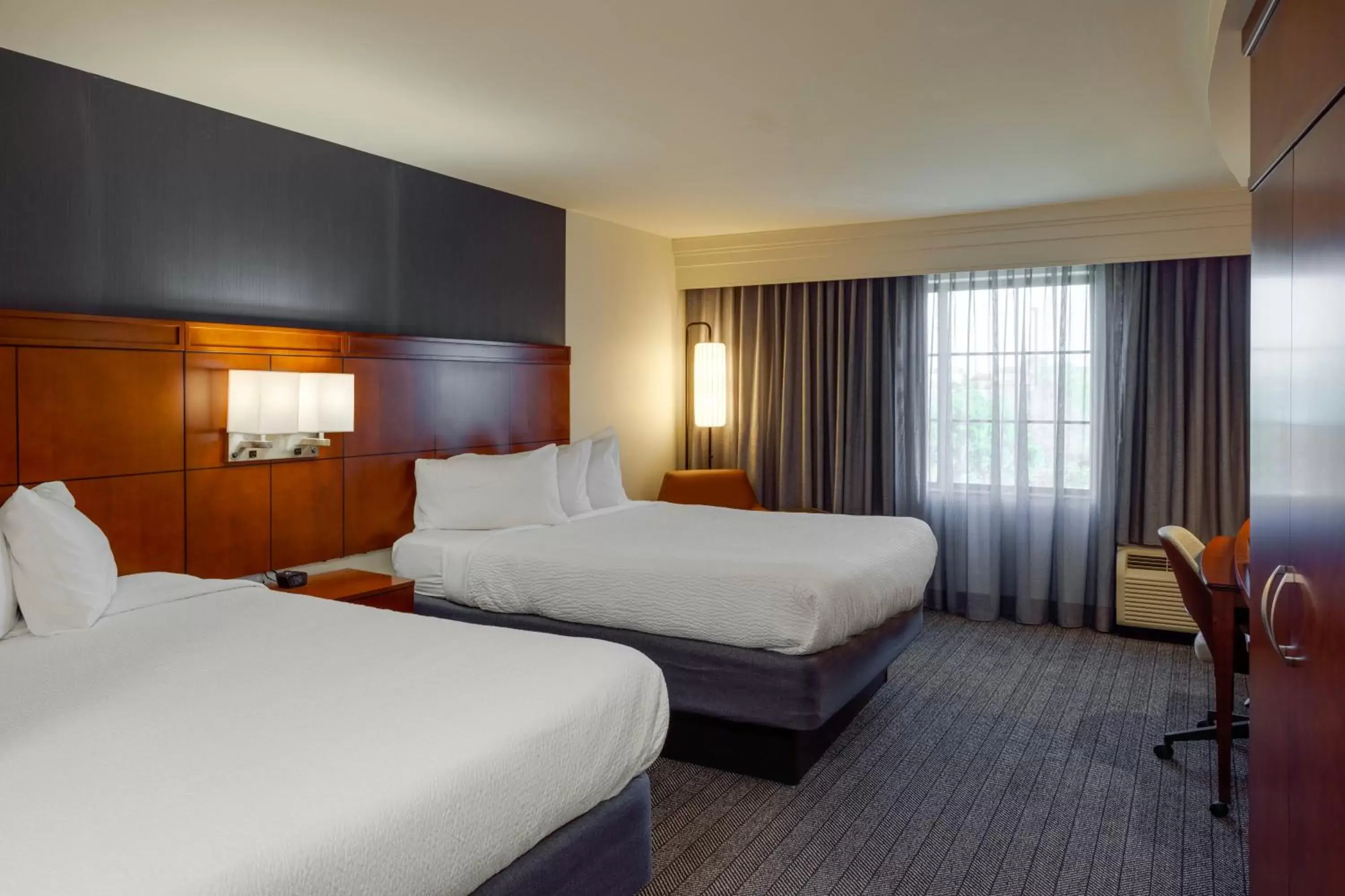 Guests, Bed in Courtyard by Marriott Oklahoma City North/Quail Springs