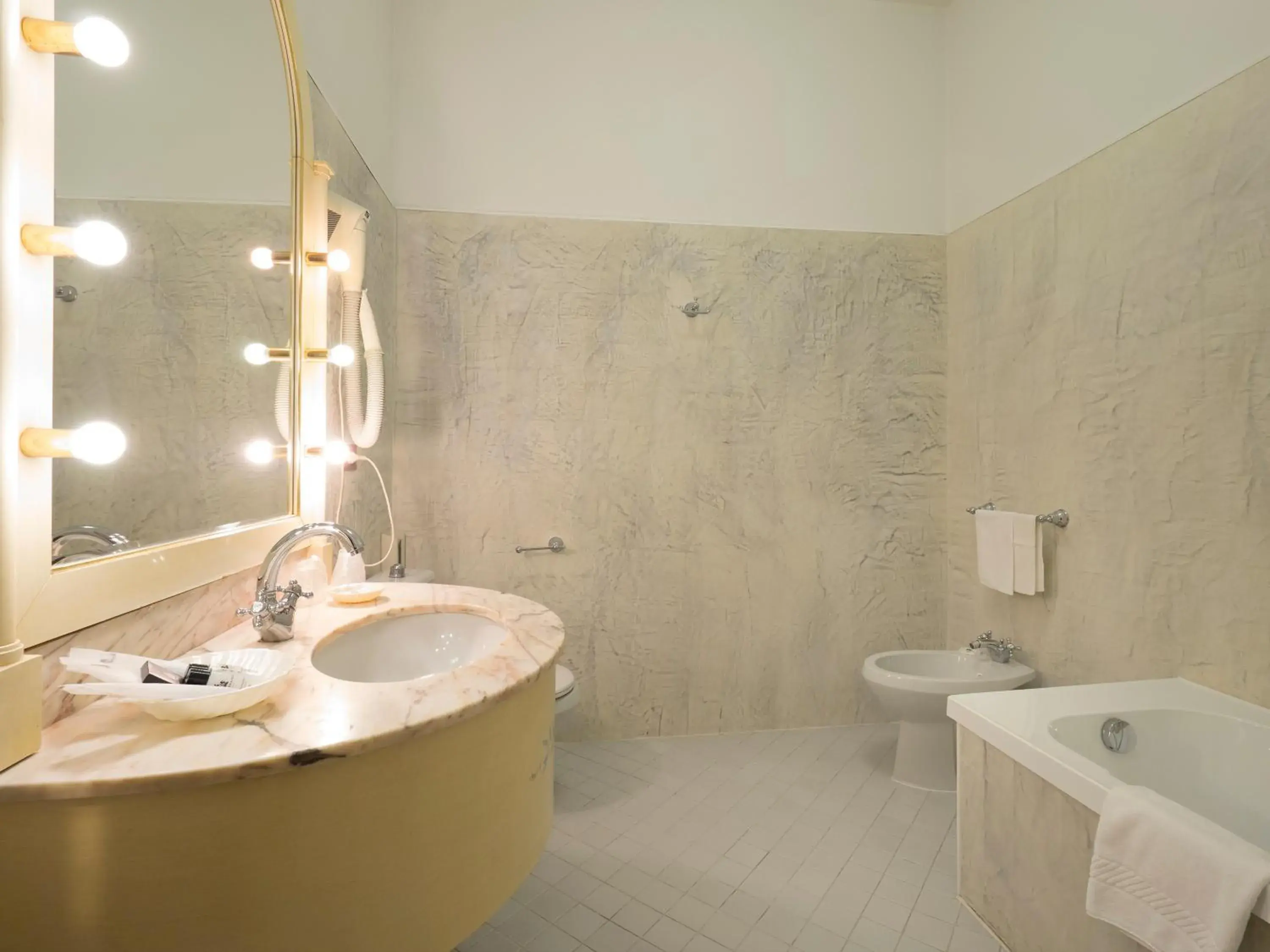 Bathroom in Hotel Villa Braida