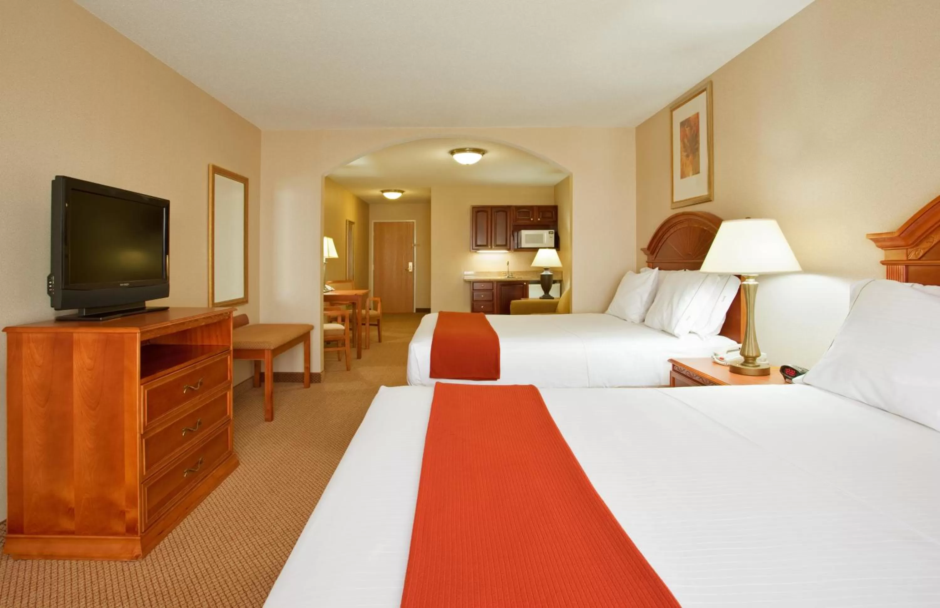 Photo of the whole room, Bed in Holiday Inn Express Hotel & Suites Logansport by IHG