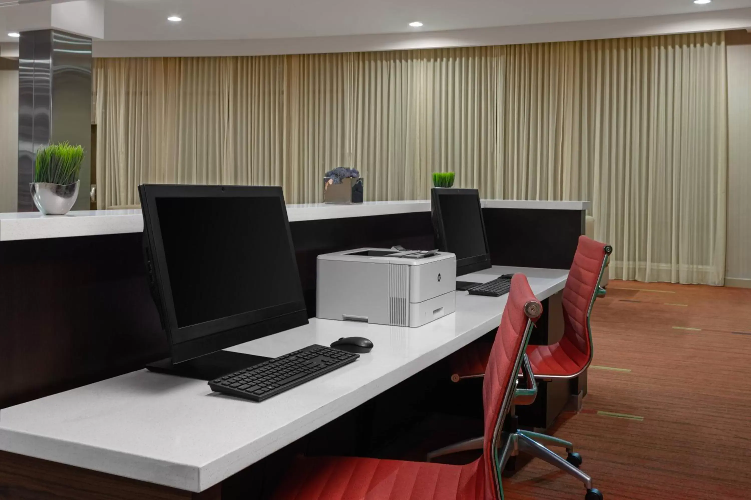 Business facilities in Courtyard By Marriott Houston Kingwood