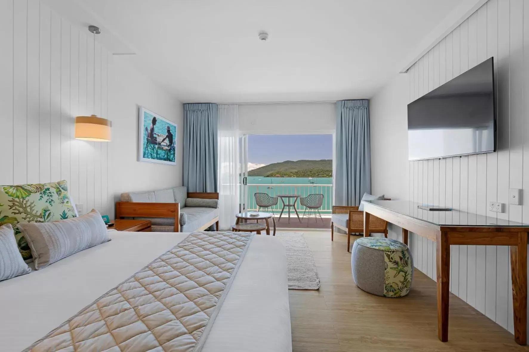 Ocean Deluxe Room in Coral Sea Marina Resort