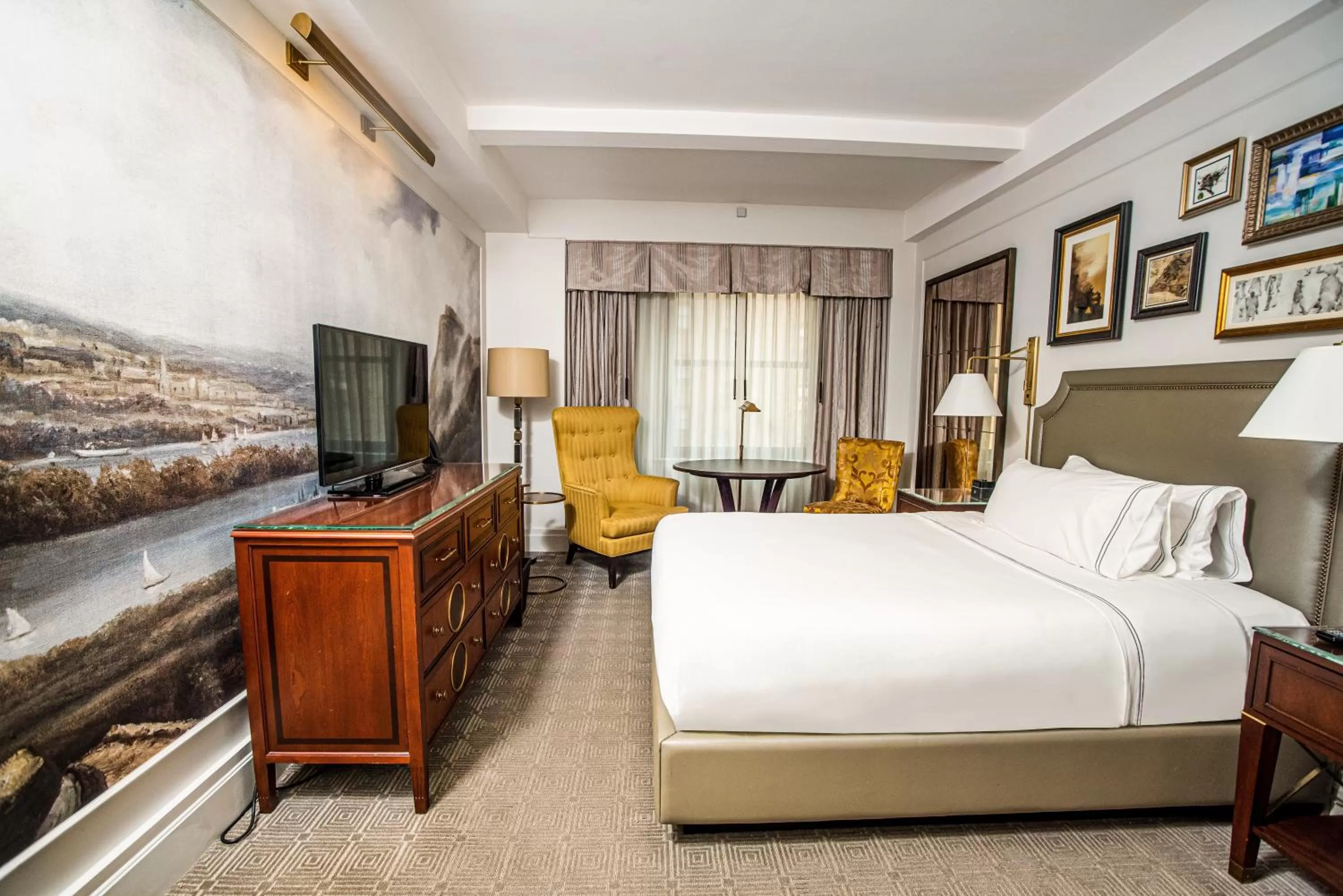 Photo of the whole room, Bed in InterContinental New York Barclay Hotel by IHG