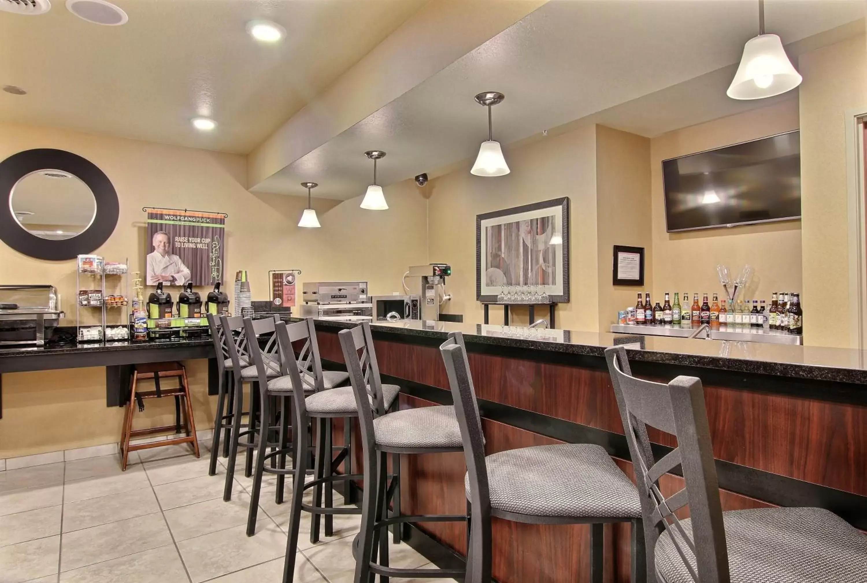 Lounge or bar, Restaurant/Places to Eat in Cobblestone Inn & Suites - Linton