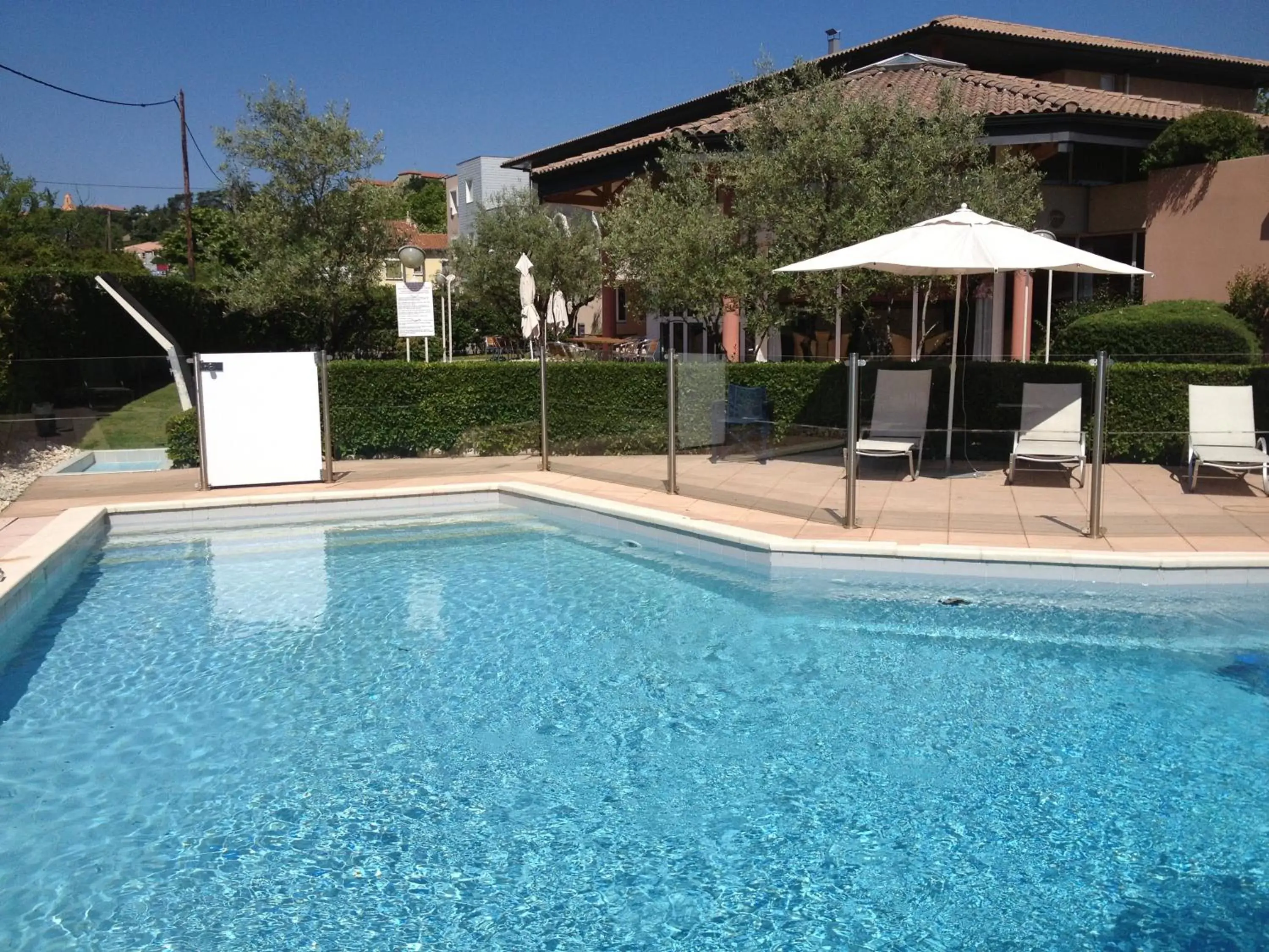 Swimming Pool in ibis Aubenas