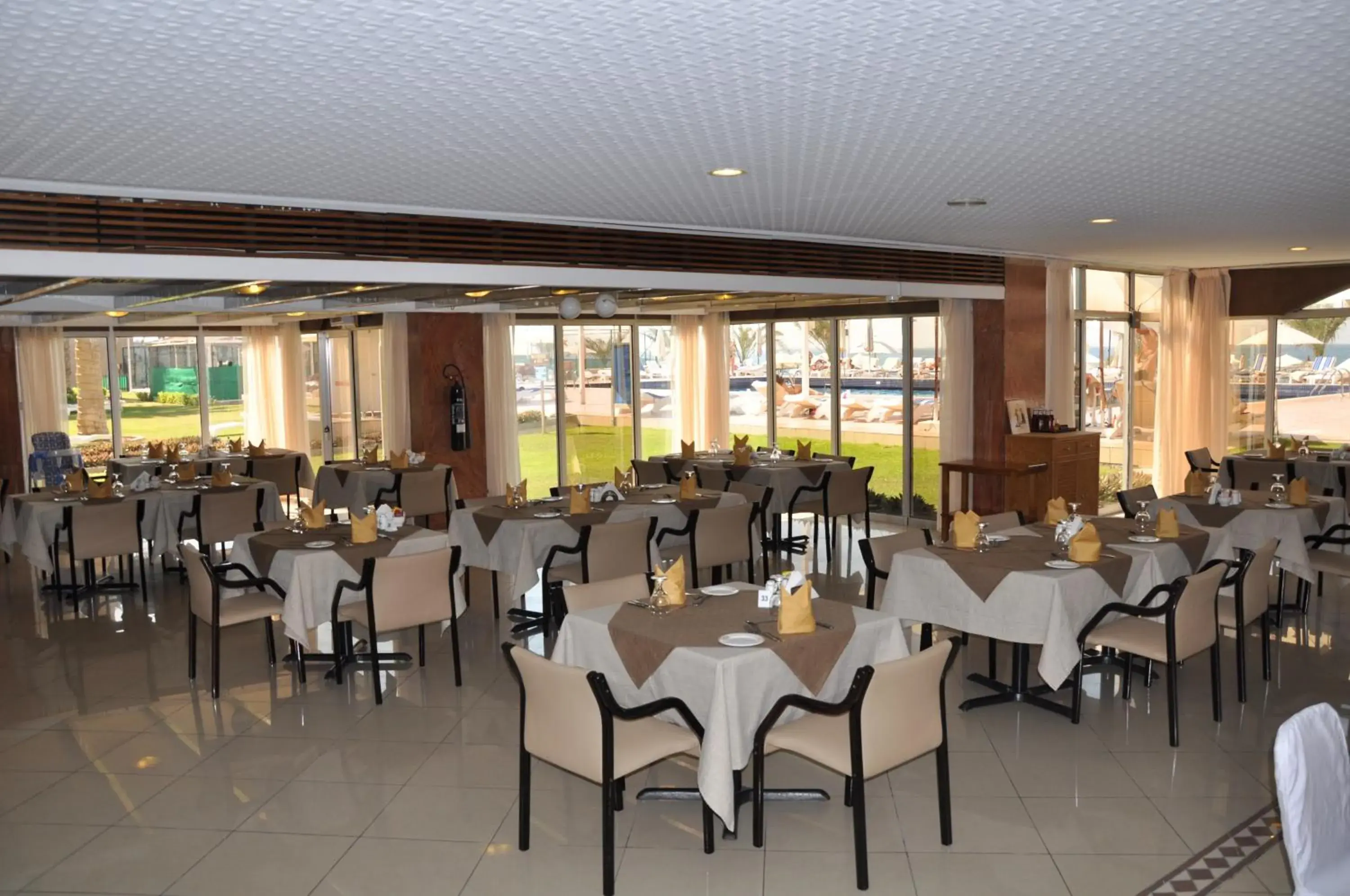 Restaurant/Places to Eat in Sharjah Carlton Hotel