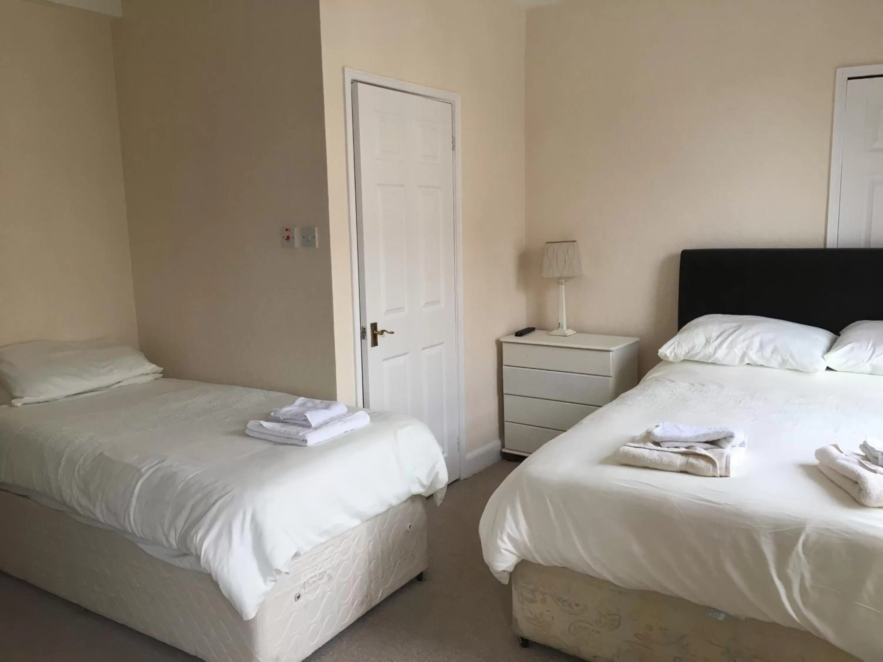 Bedroom in The Buck Inn