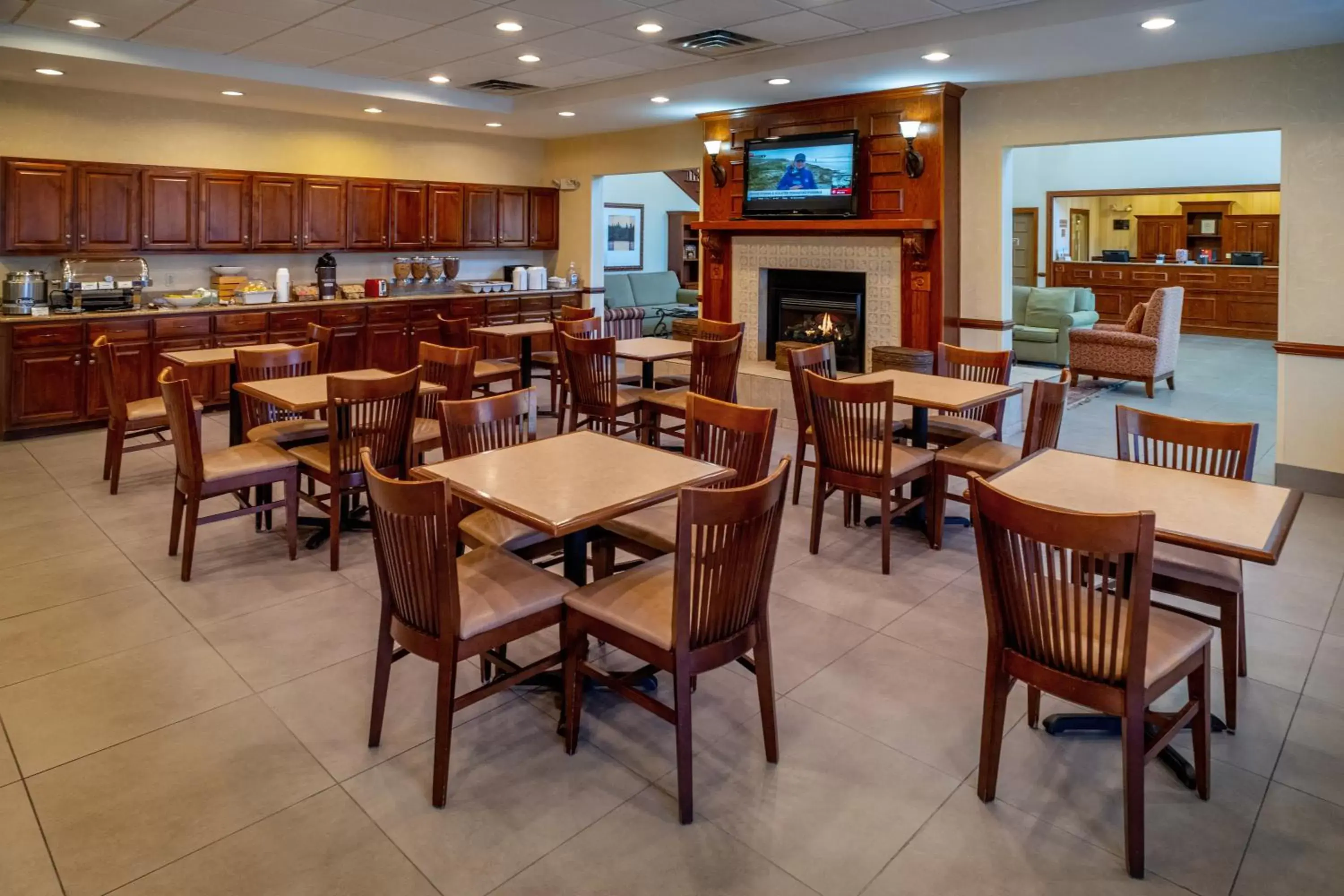 Breakfast, Restaurant/Places to Eat in Country Inn & Suites by Radisson, Princeton, WV