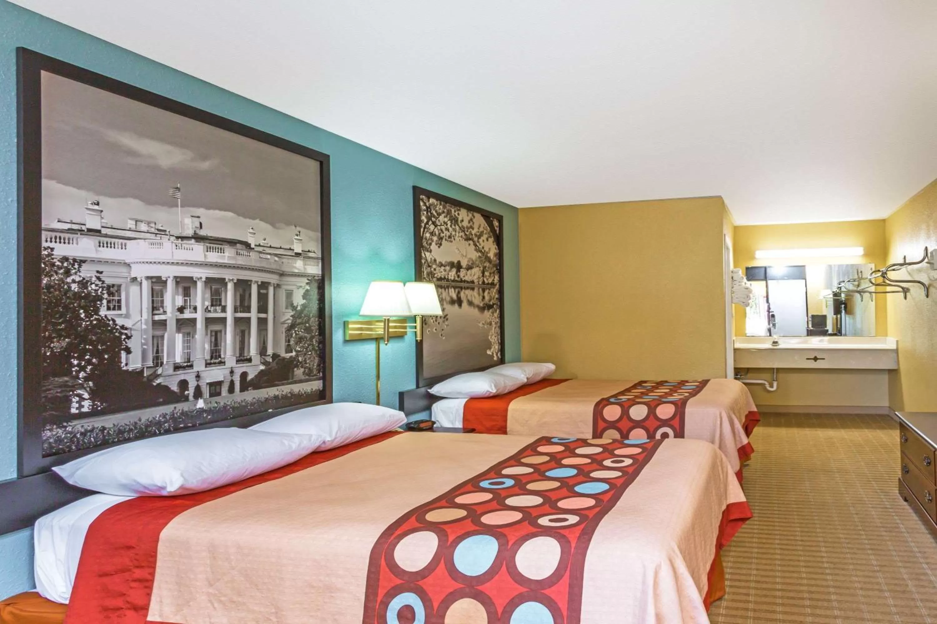 On site, Bed in Super 8 by Wyndham Jessup/Baltimore Area