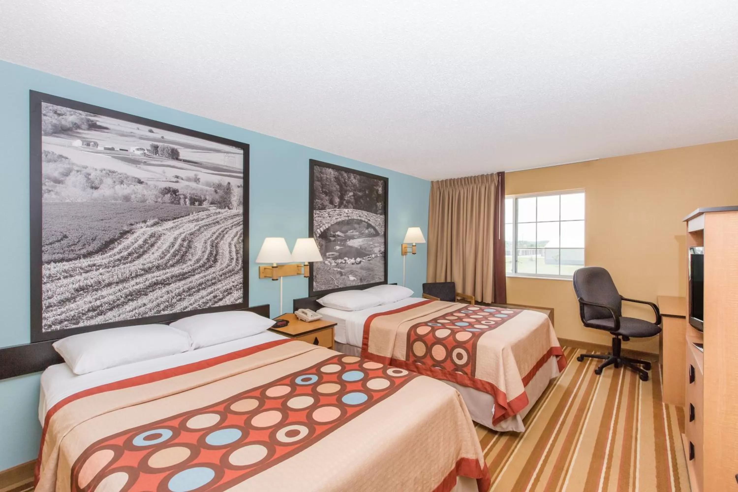 Bed in Super 8 by Wyndham Clarinda