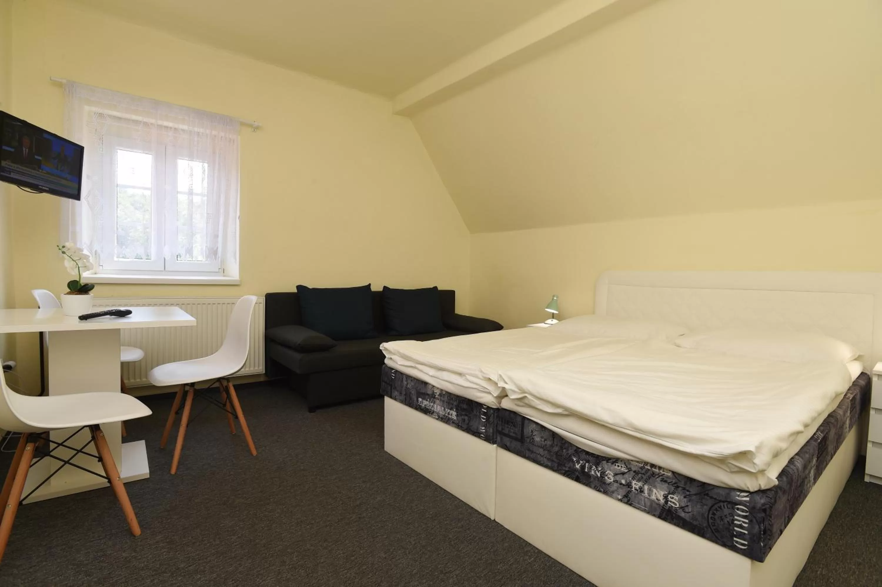 Bed in Hotel U Jezírka