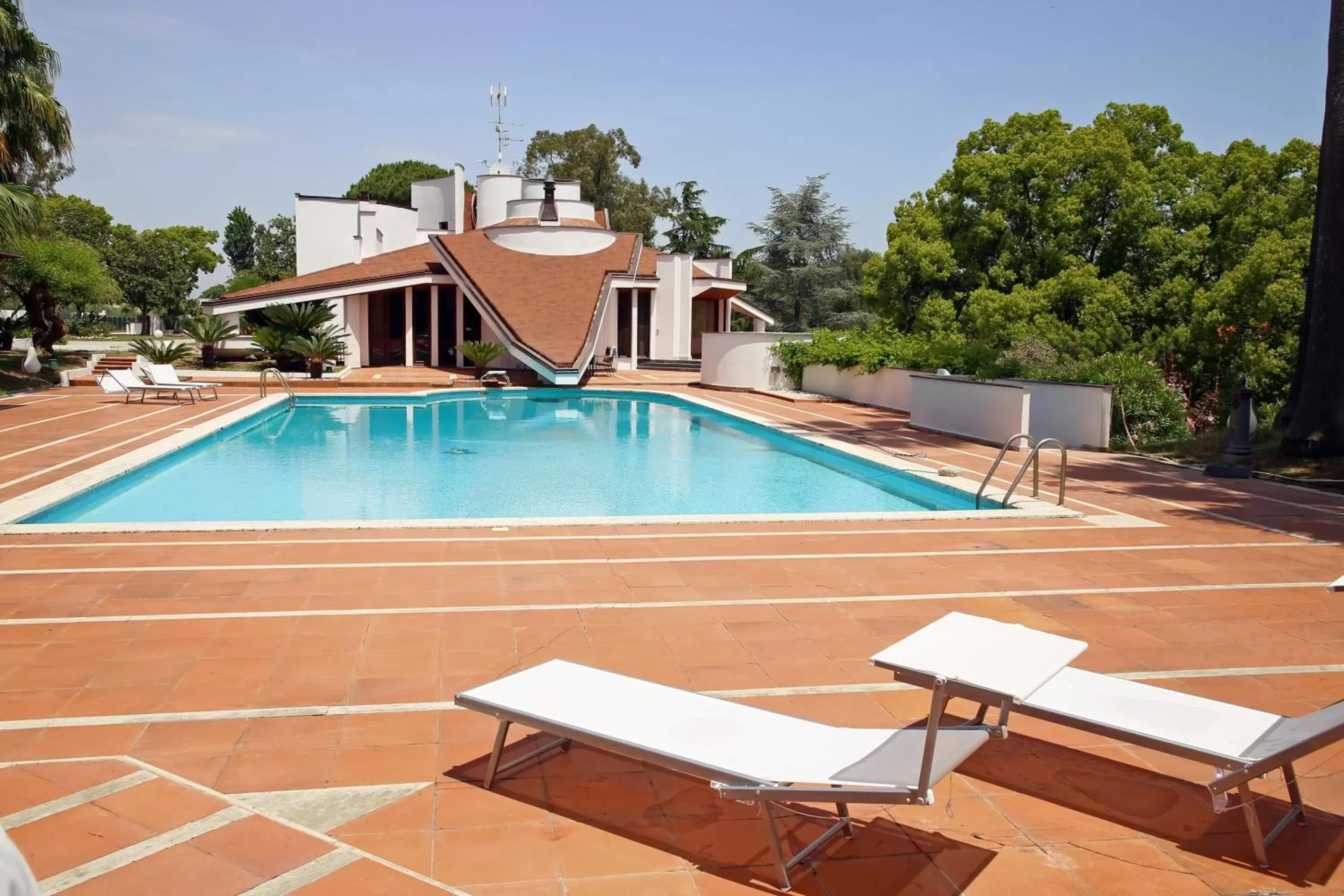 Swimming Pool in paradise suite