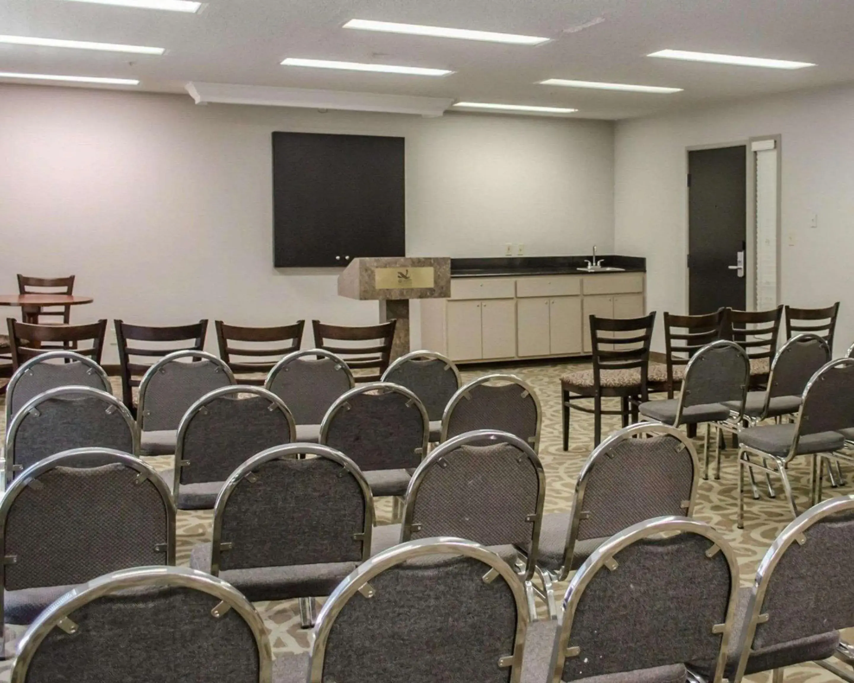 On site, Business Area/Conference Room in Quality Inn & Suites at Airport Blvd I-65