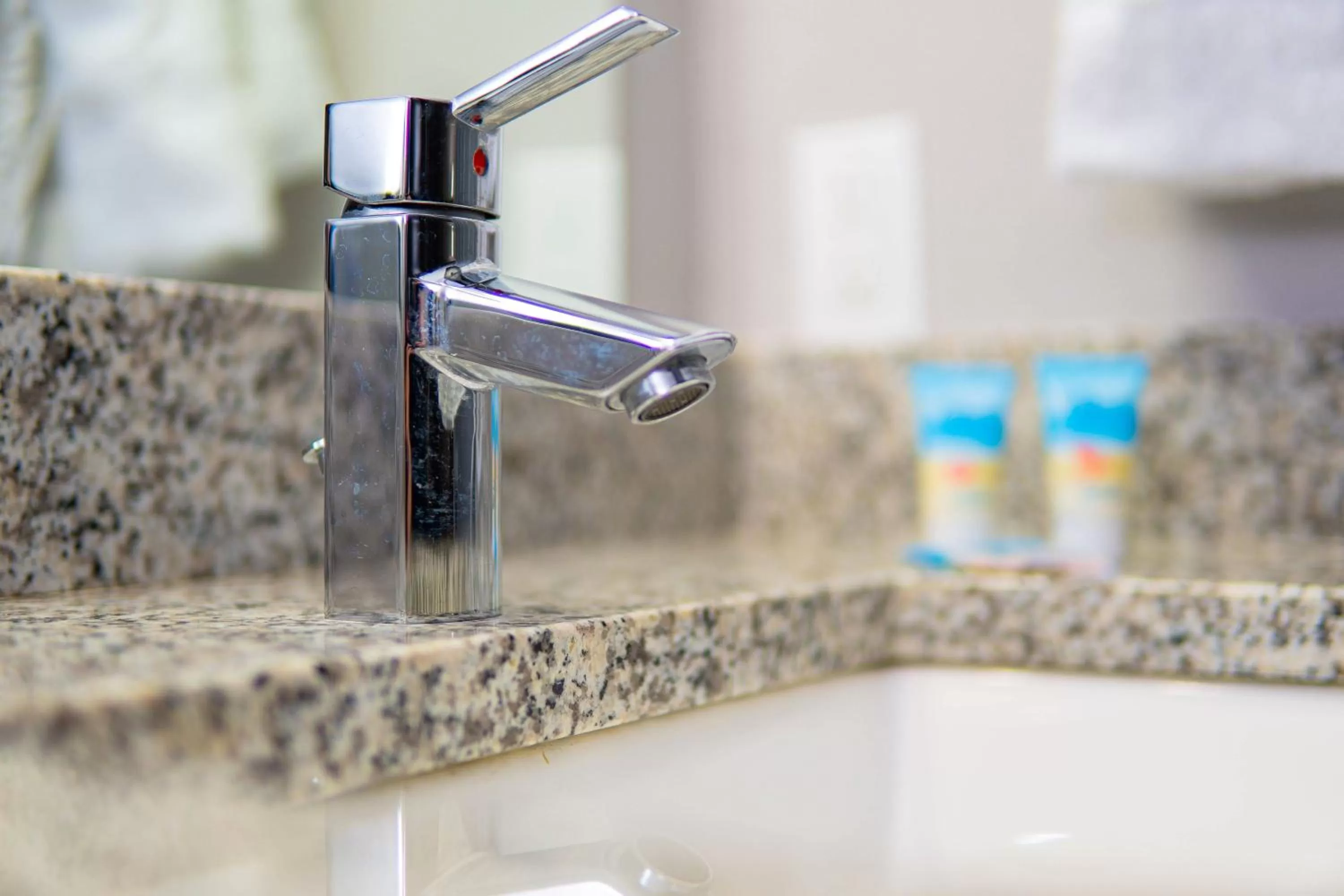Bathroom in Sunshine Inn