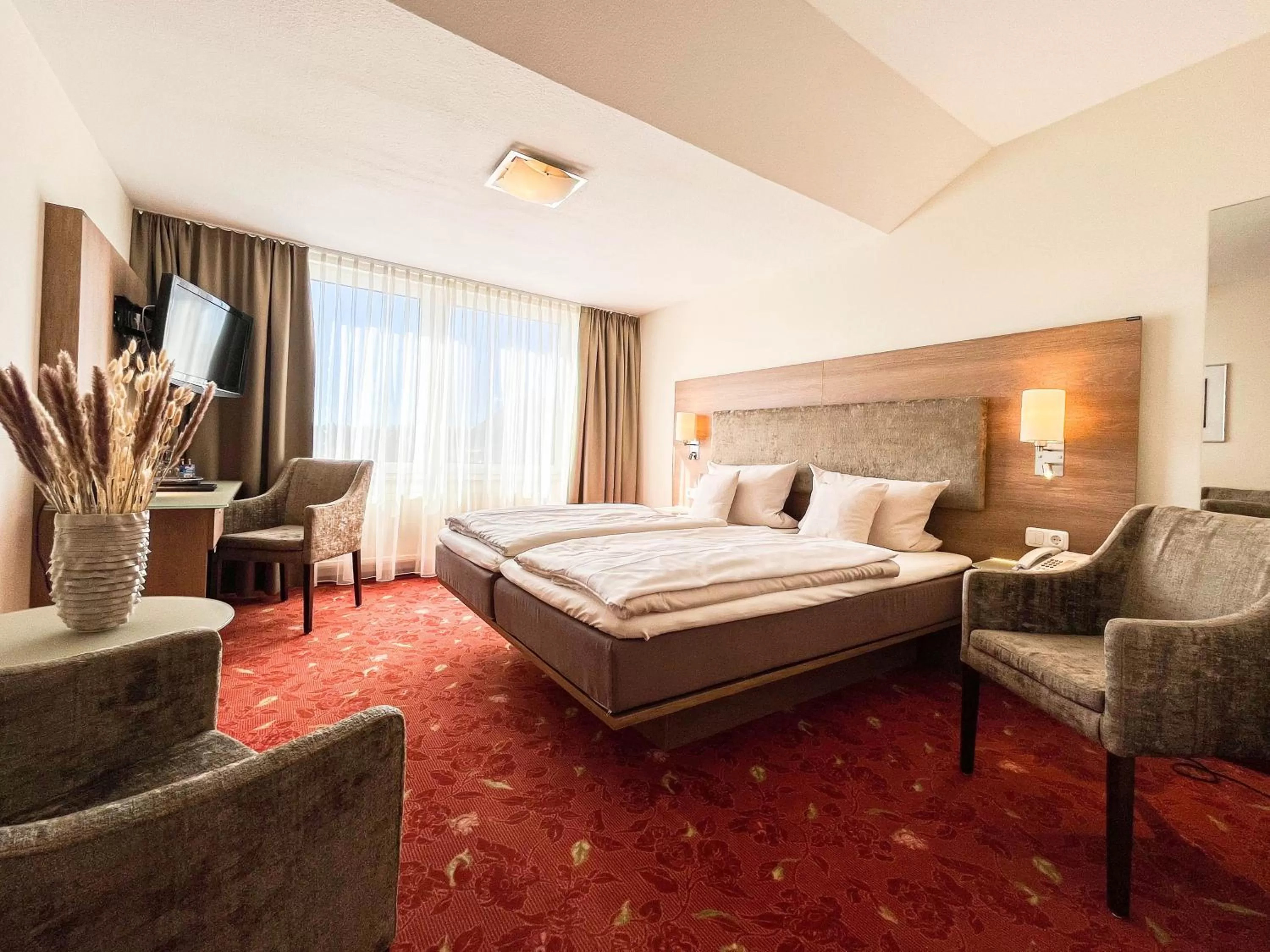 Photo of the whole room, Bed in Hotel-Restaurant Vier Linden