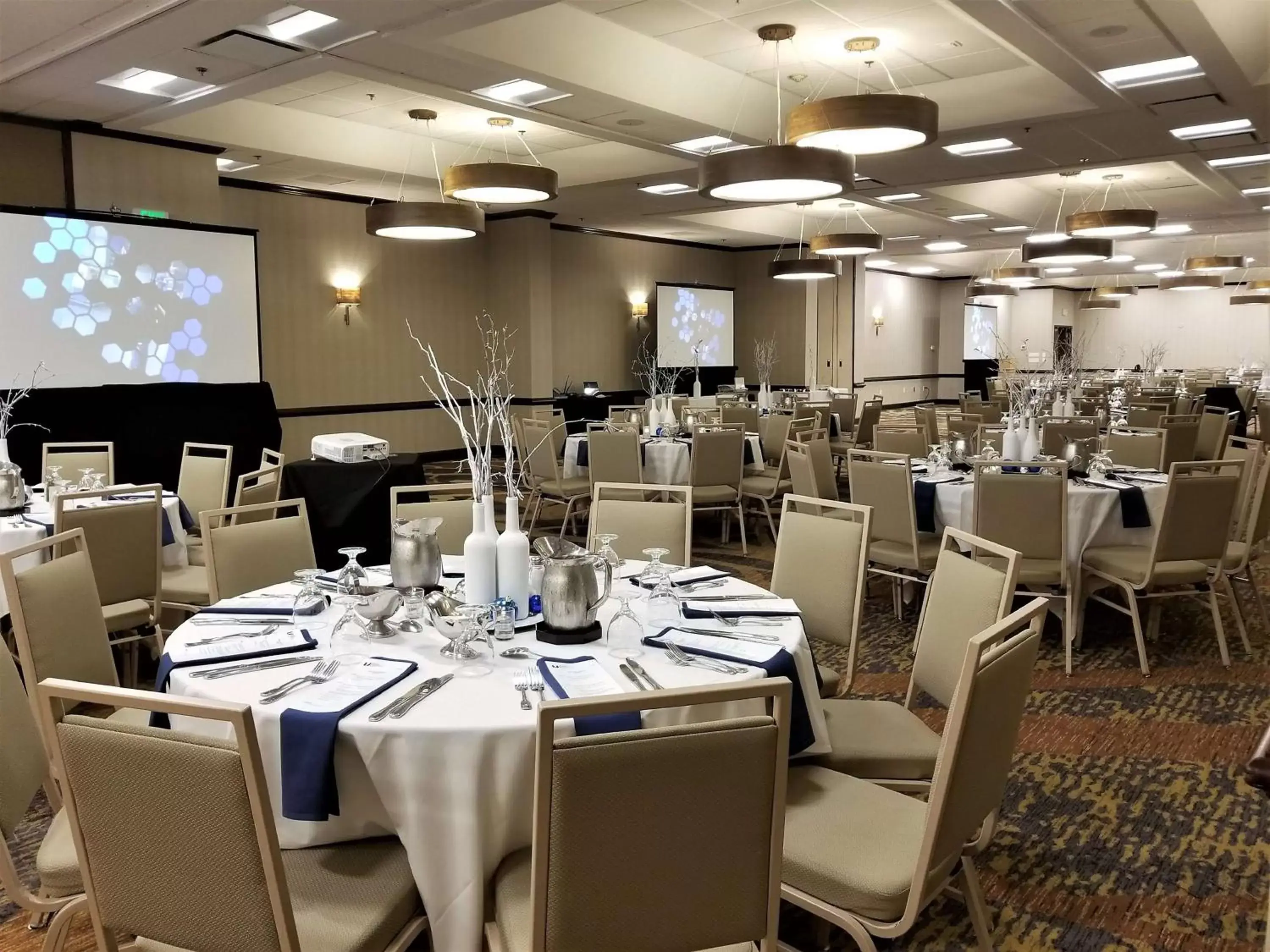 Meeting/conference room, Restaurant/Places to Eat in Embassy Suites by Hilton Seattle North Lynnwood