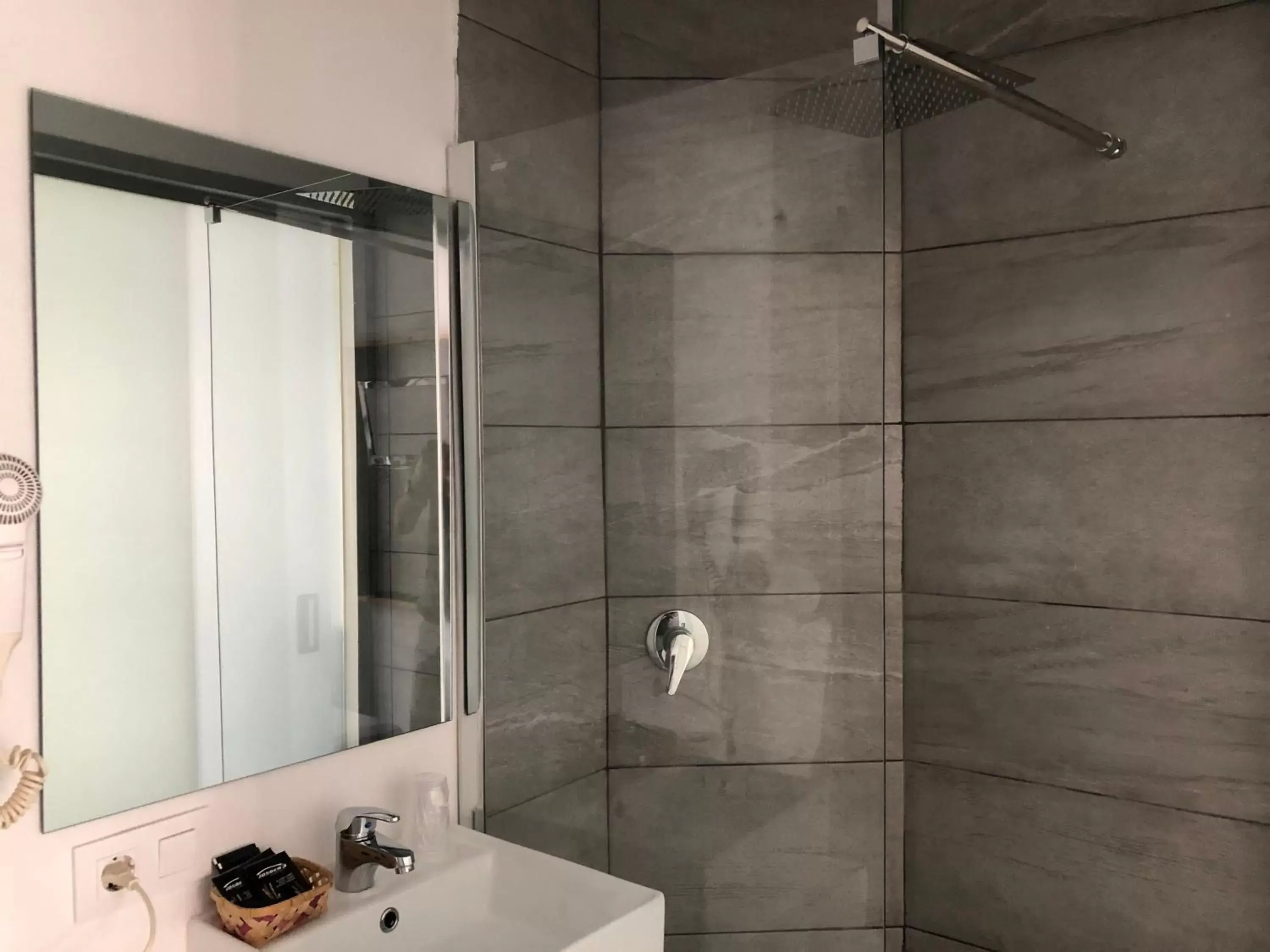 Bathroom in Hotel del Mar Vigo