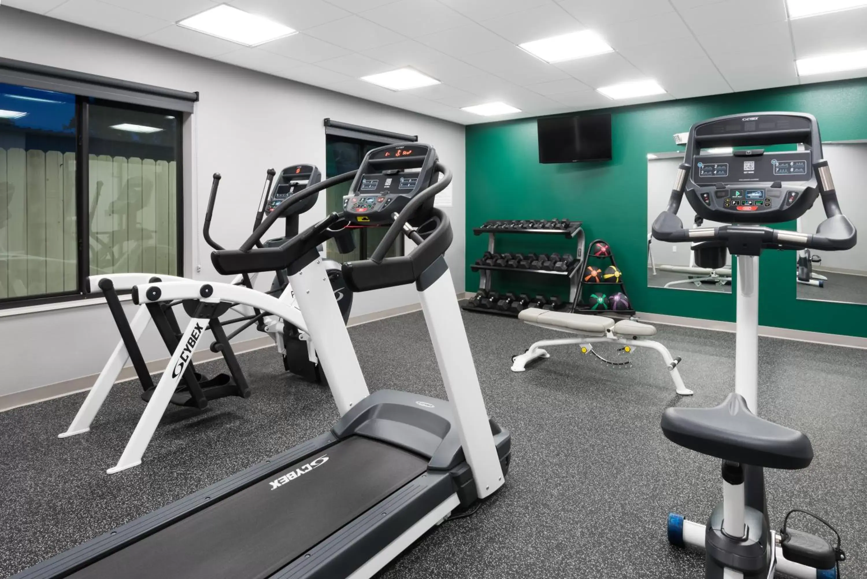 Fitness centre/facilities in Wingate by Wyndham Sidney Fitness centre/facilities in Wingate by Wyndham Sidney