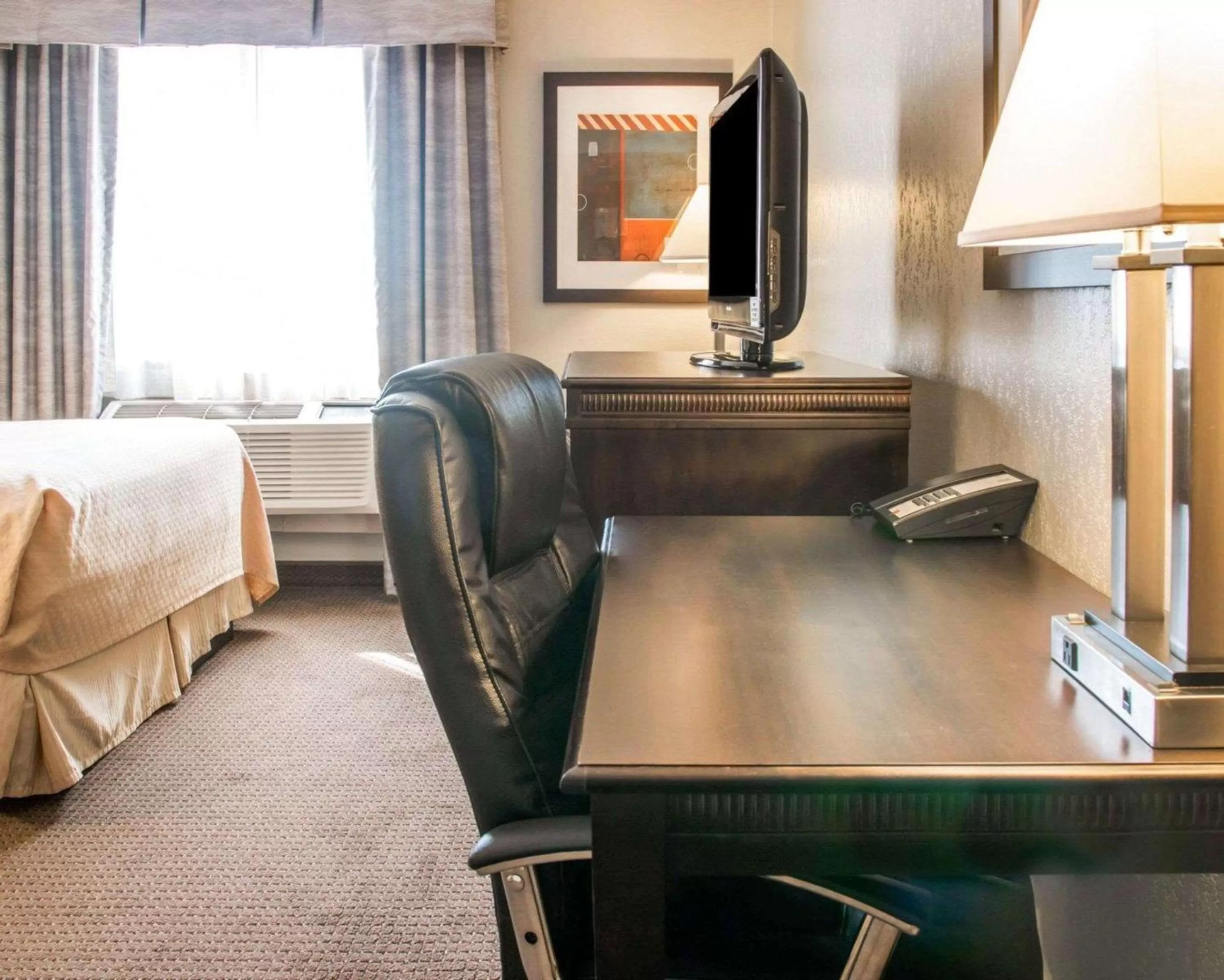 Photo of the whole room, Bed in Quality Inn & Suites Next to the Casino