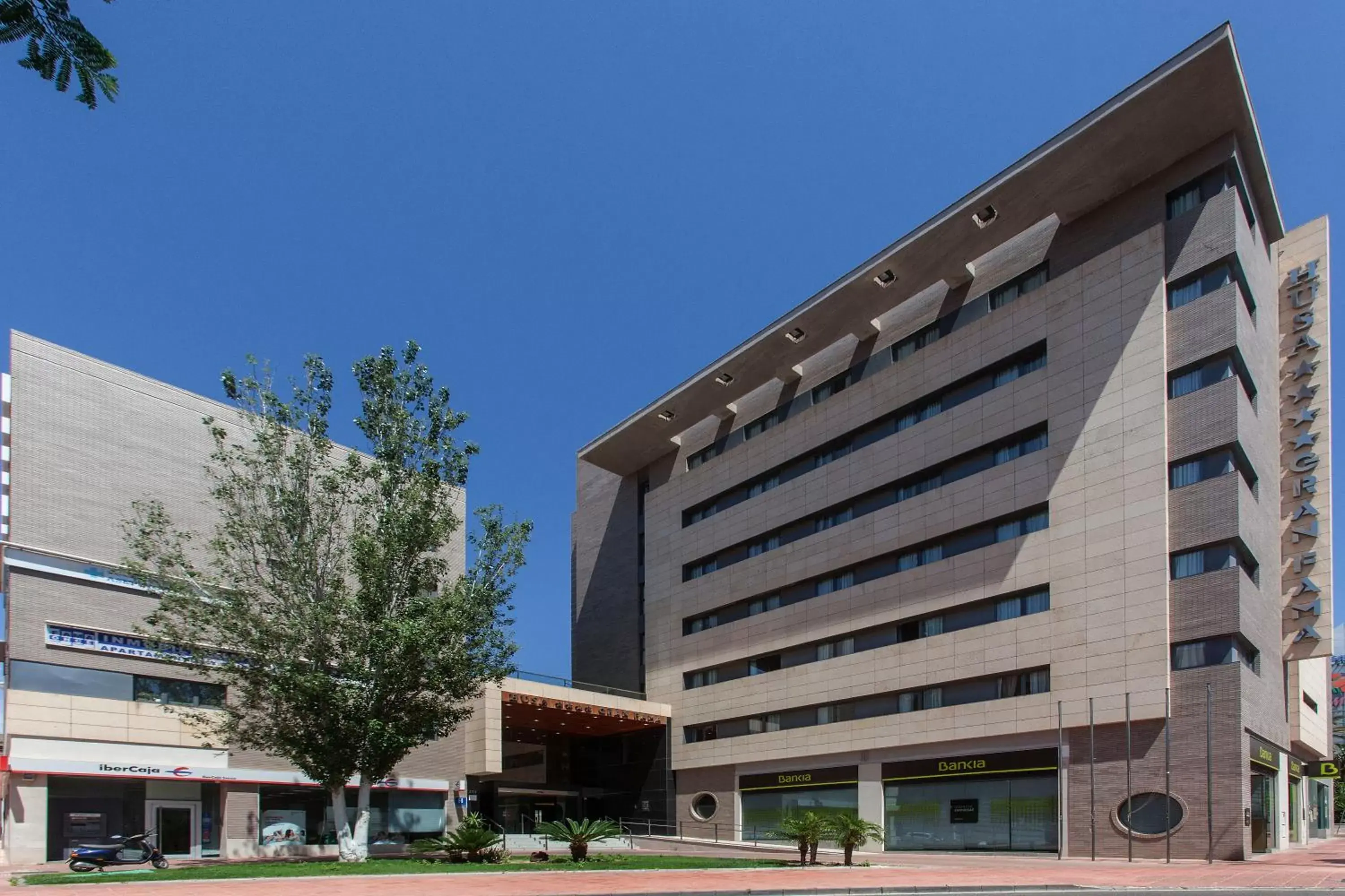 Facade/entrance in Sercotel Gran Fama