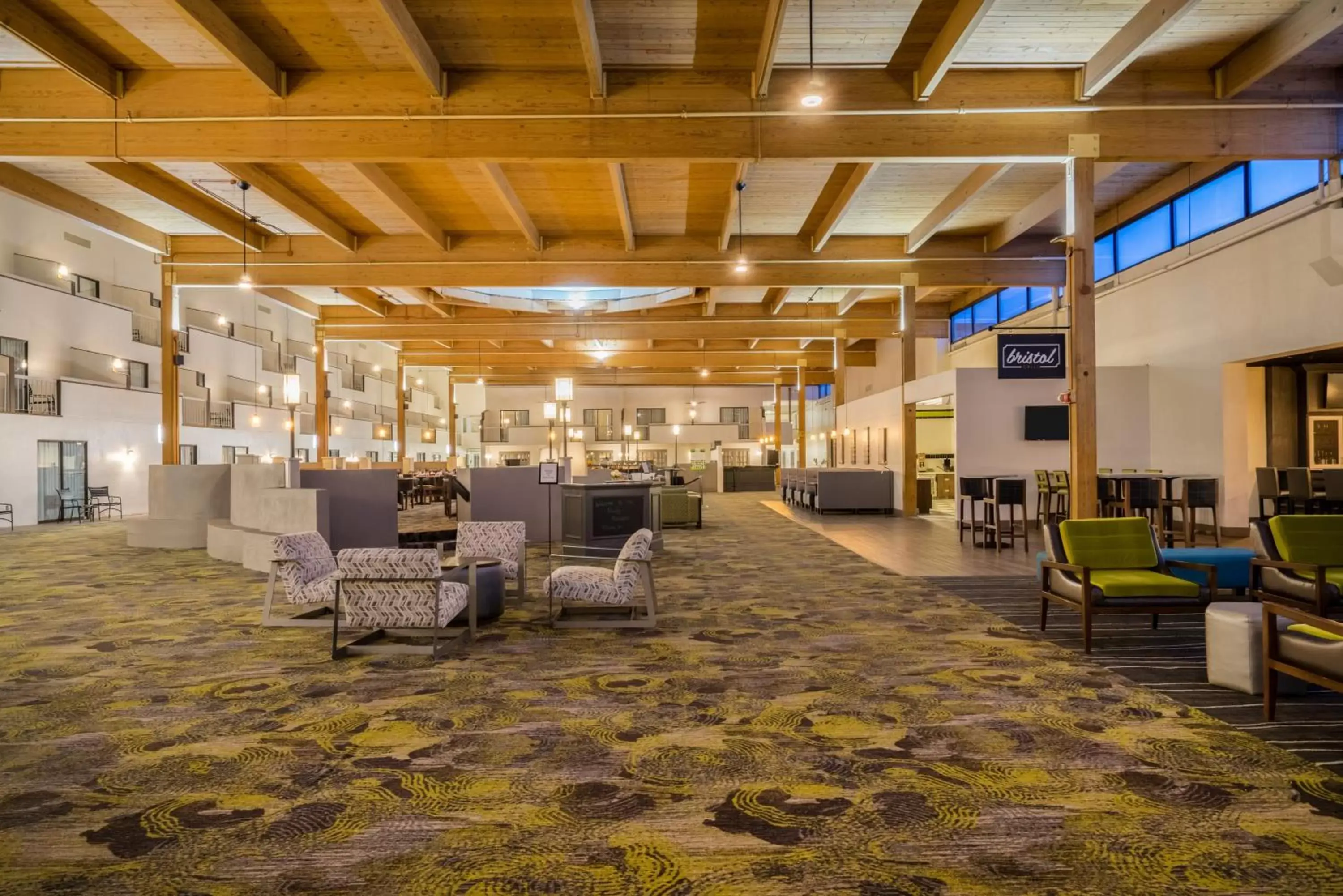 Lobby or reception in enVision Hotel & Conference Center Mansfield-Foxboro
