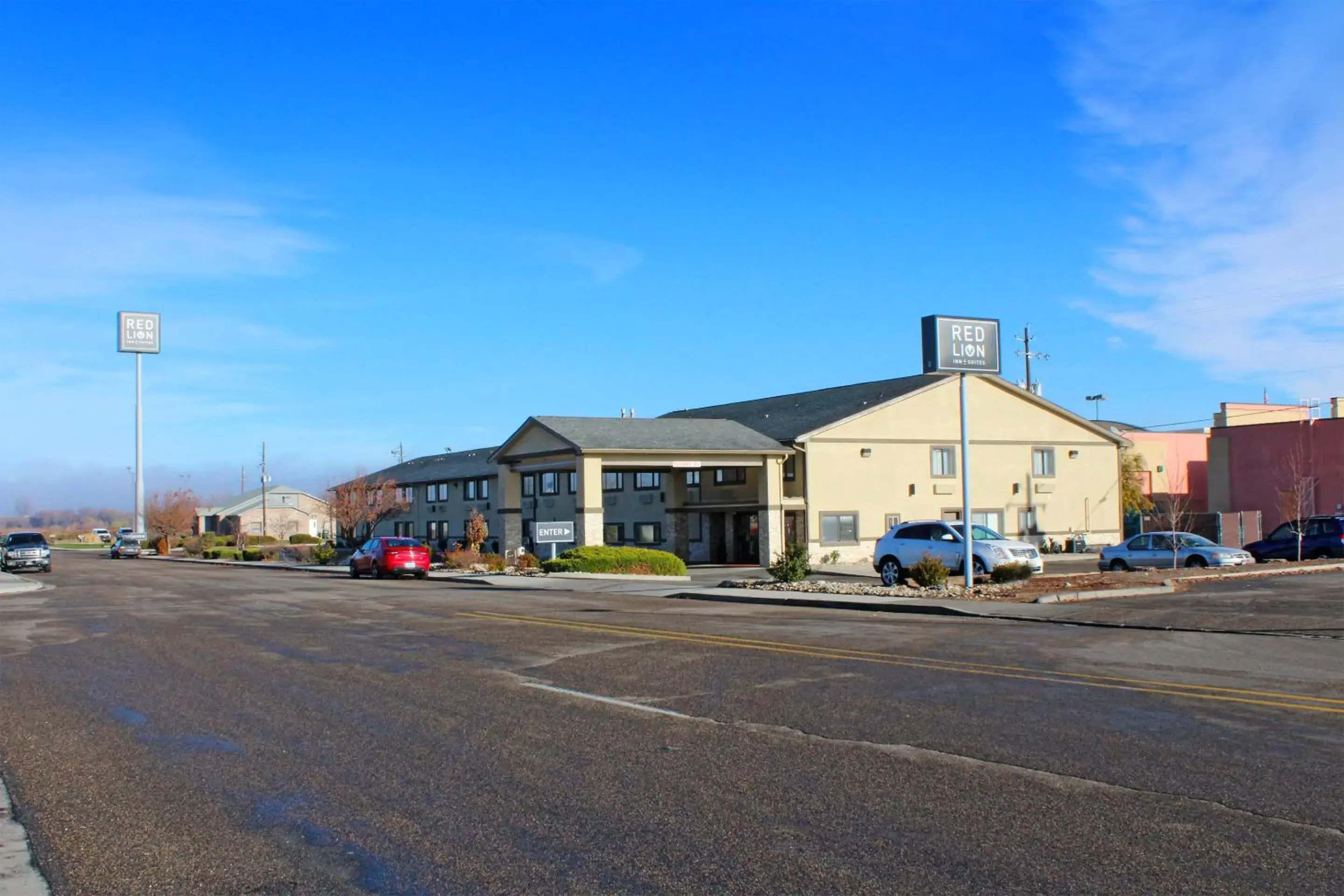 Property Building in Red Lion Inn & Suites Ontario