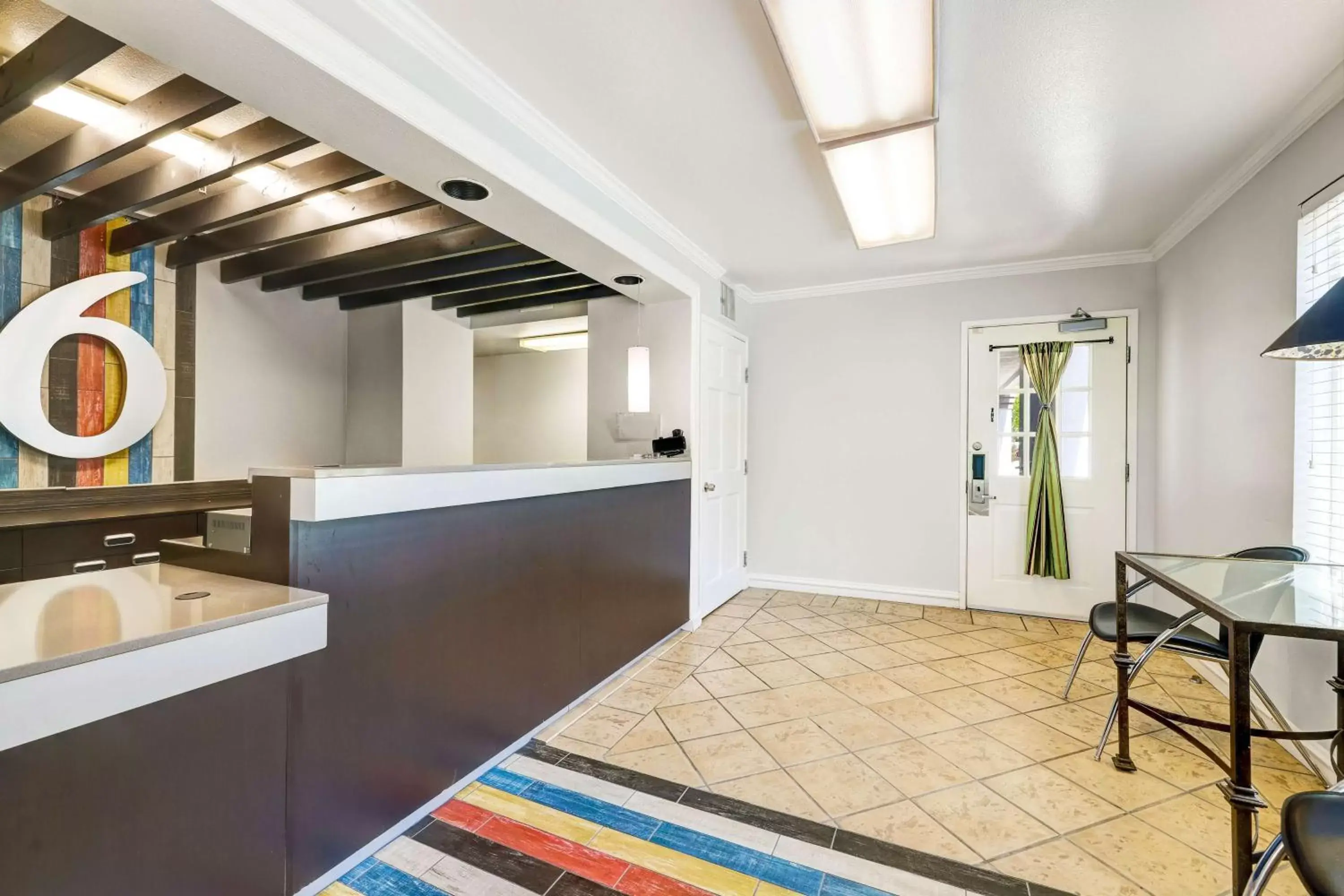 Lobby or reception in Studio 6-Mountlake Terrace, WA - Seattle Lobby or reception in Studio 6-Mountlake Terrace, WA - Seattle