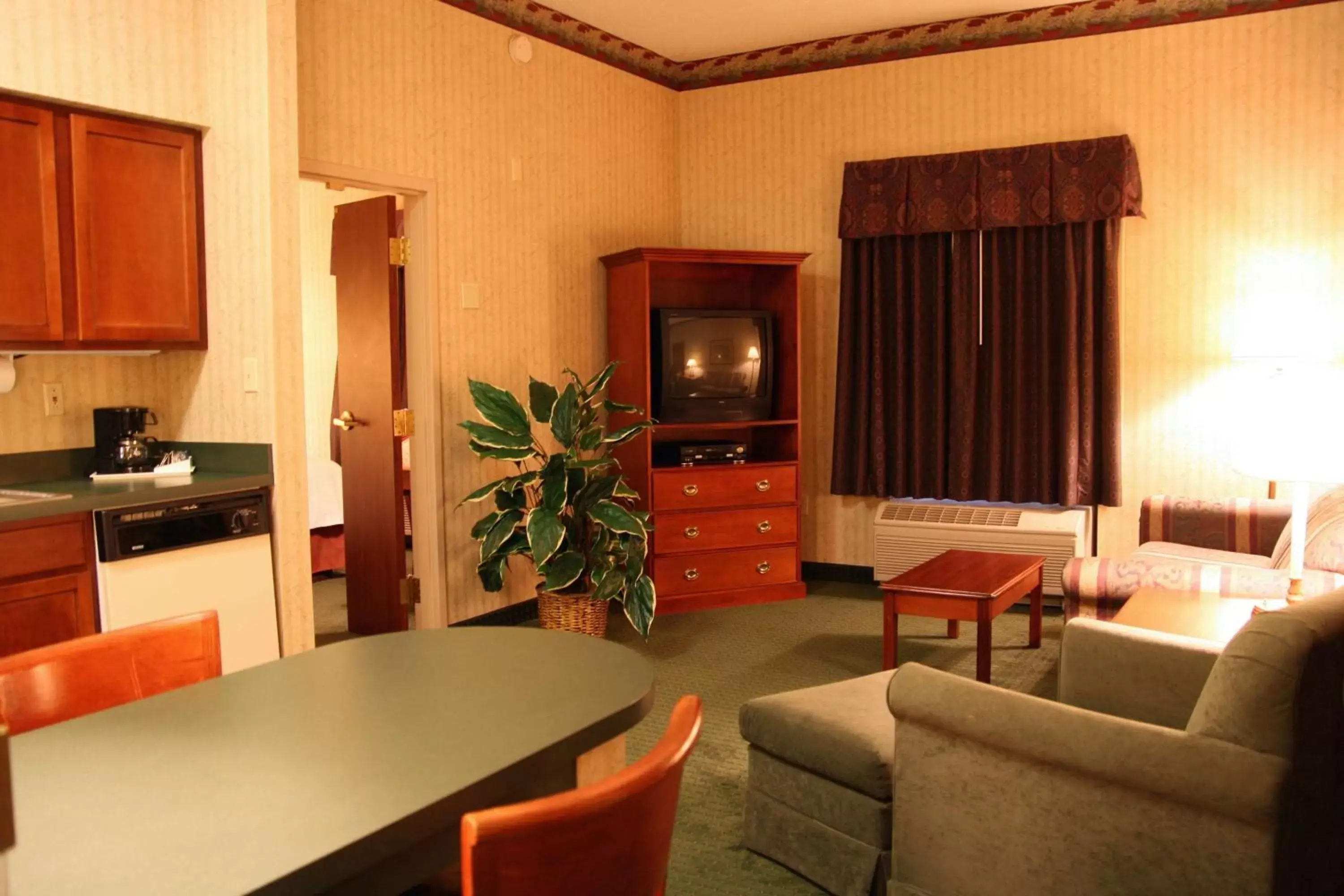 Living room, Seating Area in Hampton Inn & Suites Scottsburg